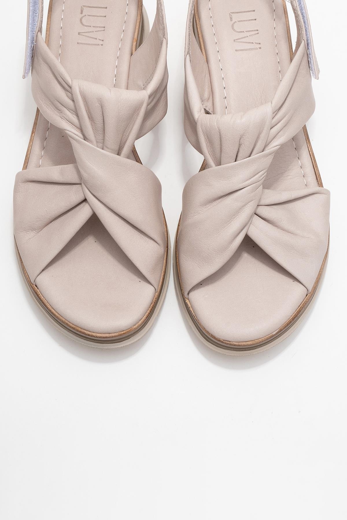 Oara - Cream Leather Sandal – side view showing leather, Vowalisse