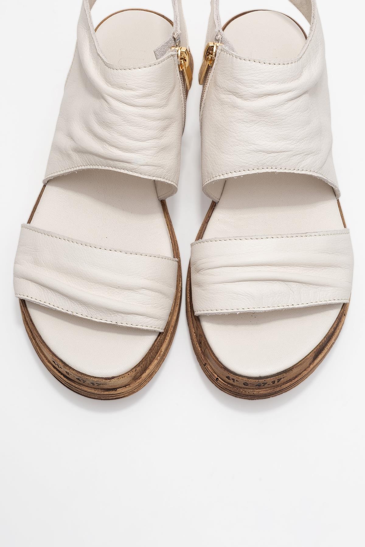 Lunas Cream Leather Side‑Zip Flat Heel Sandal – side view showing leather, red, Vowalisse