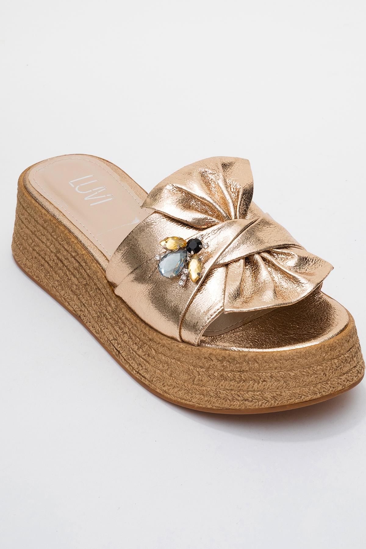 Shara Gold Bow & Bee Buckle Platform Sandal – detail view showing bow, leather, gold, Vowalisse