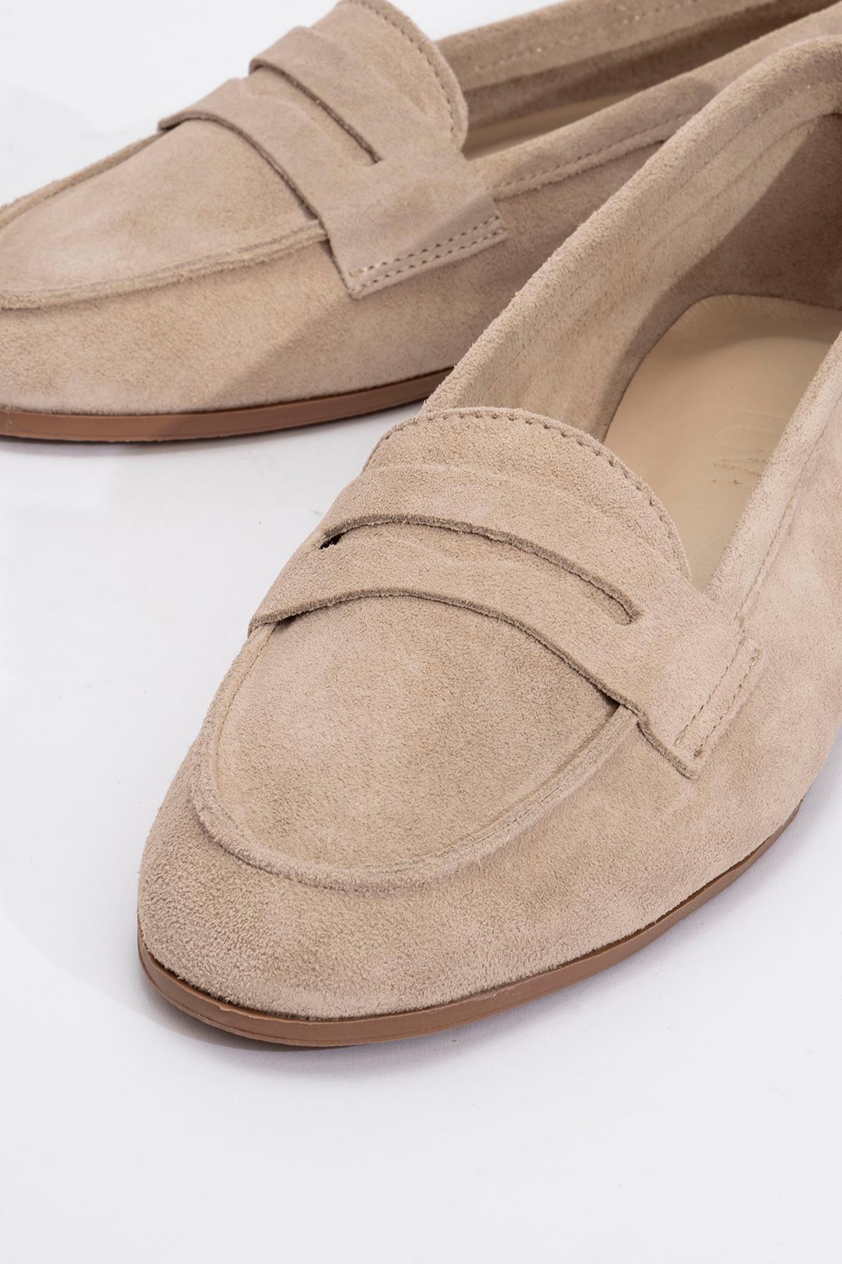 Tory - Beige Suede Genuine Leather Loafer Shoe – detail view showing leather, suede, Vowalisse