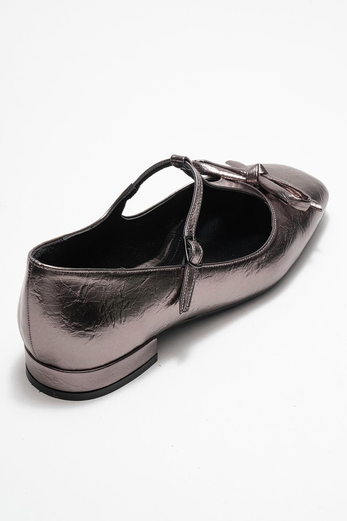 Lorena - Platinum Ballet Flat – back view showing bow, leather, Vowalisse