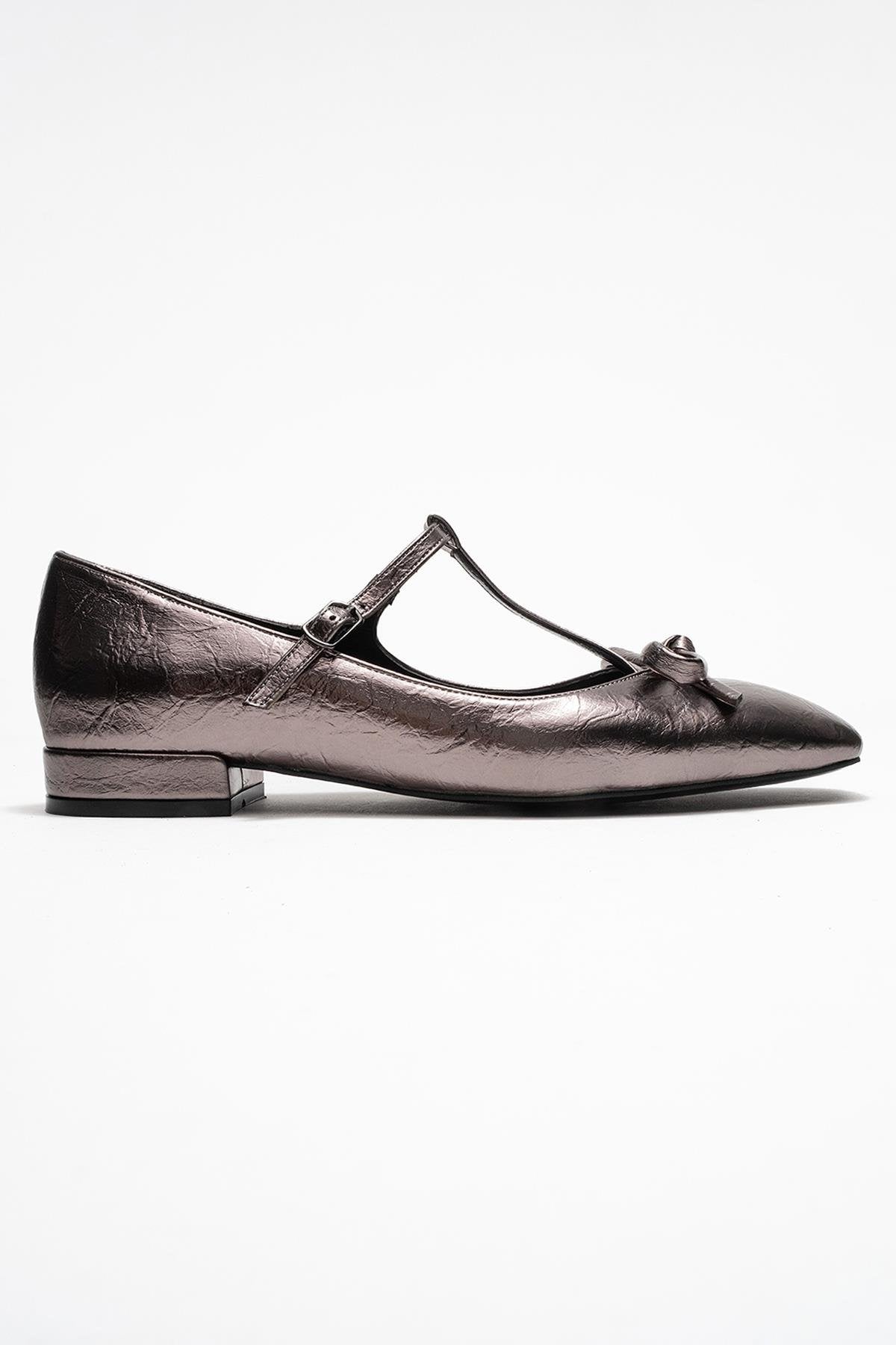 Lorena - Platinum Ballet Flat – top view showing bow, leather, Vowalisse