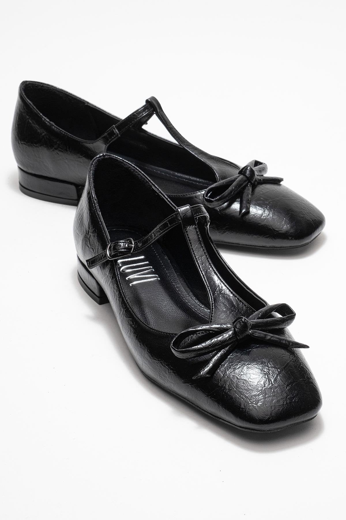 Lorena - Black Ballet Flat – front three-quarter view showing bow, leather, black, Vowalisse