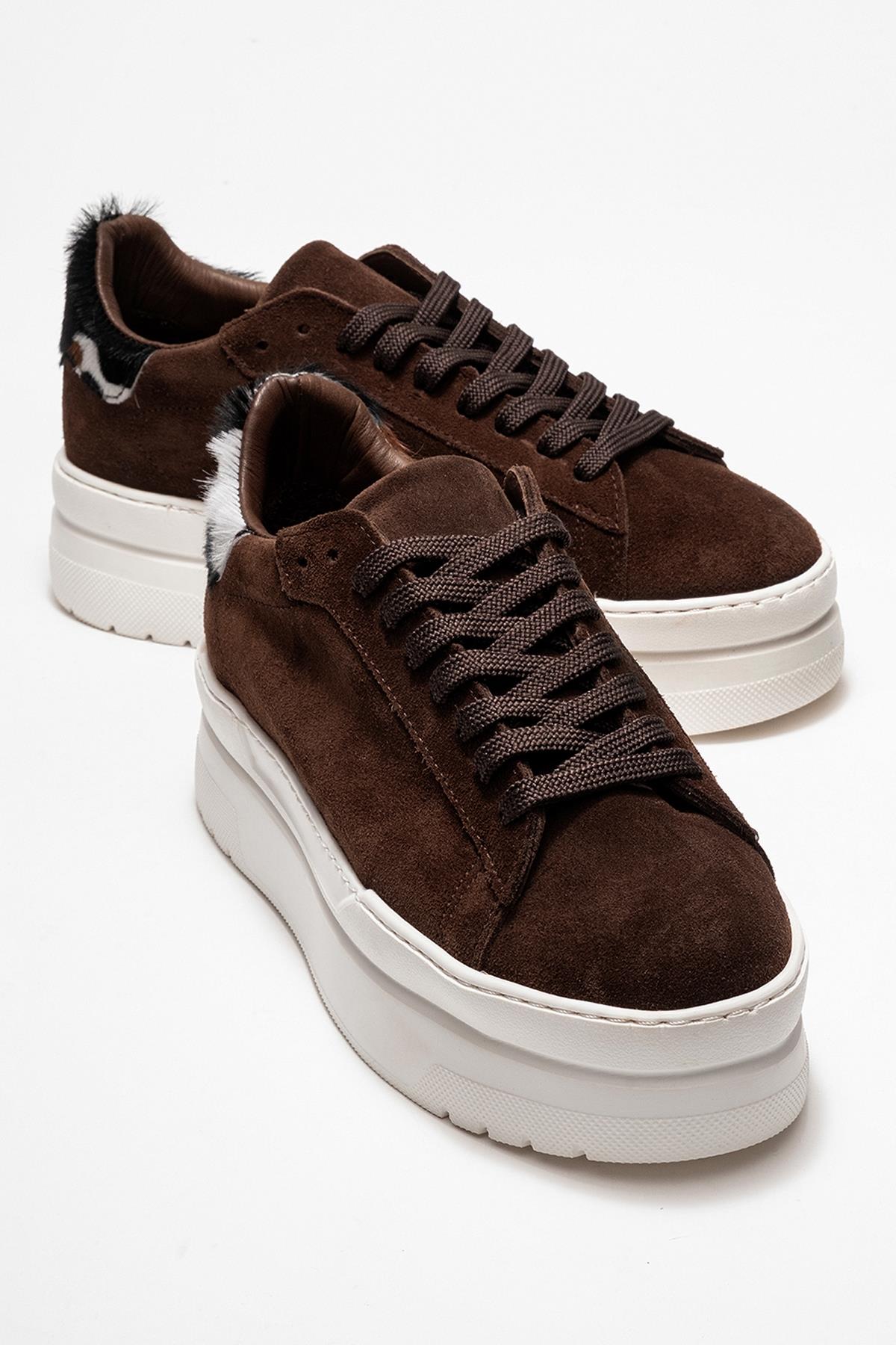 Anabel - Taupe Genuine Leather Casual Sneaker – front three-quarter view showing leather, Vowalisse