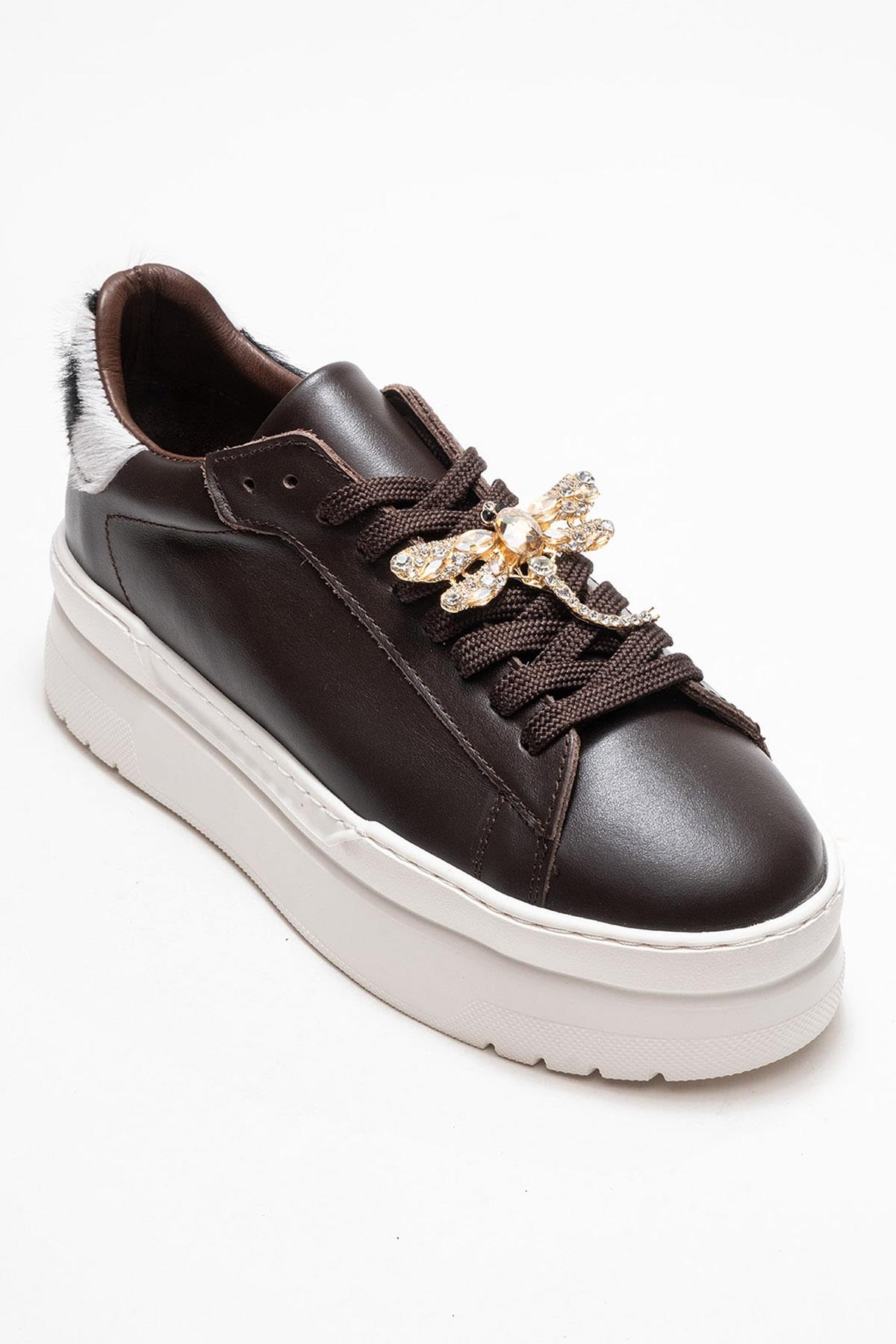 Laren - Brown Genuine Leather Buckle Casual Sneaker – detail view showing leather, Vowalisse
