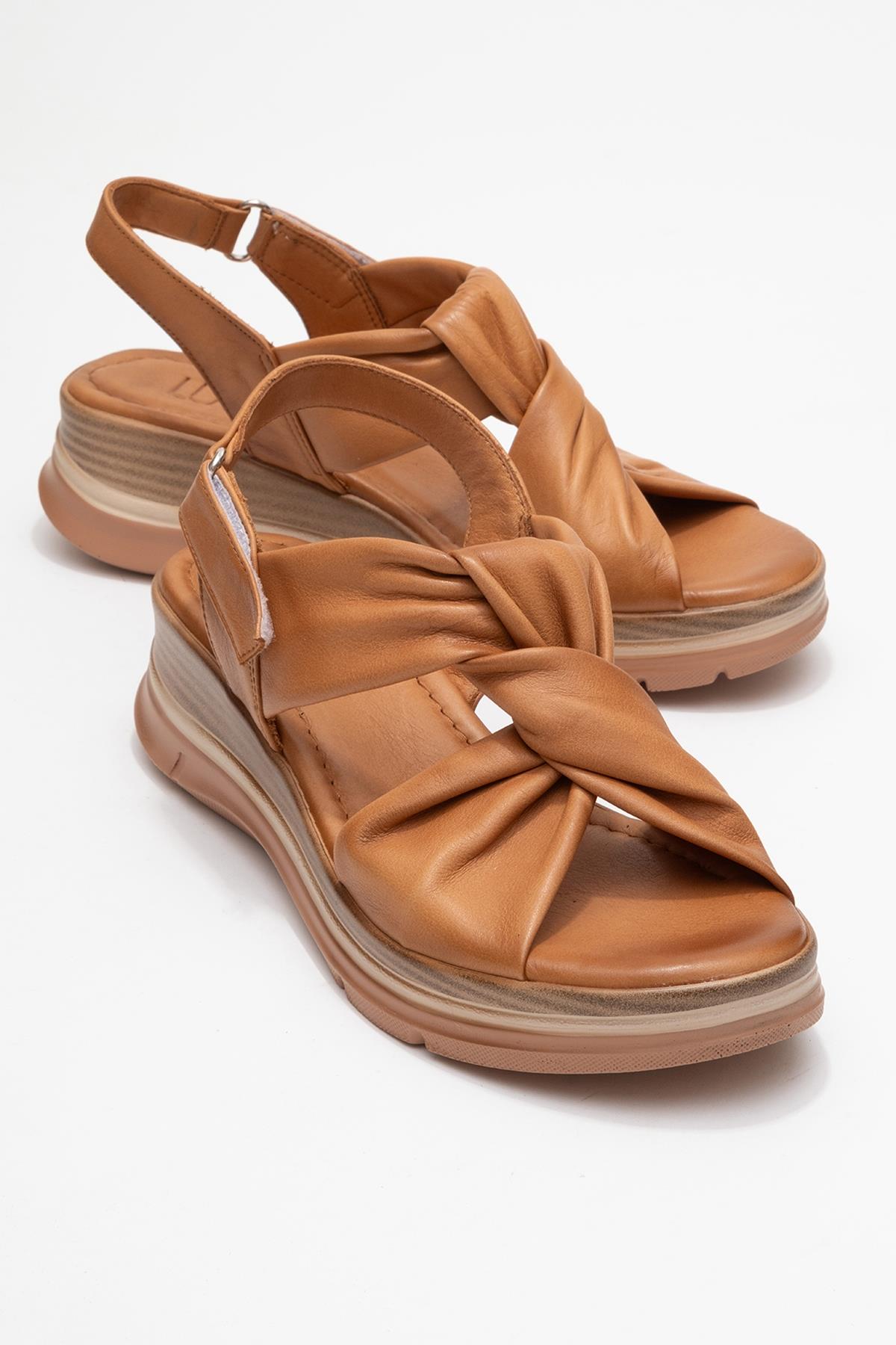 Oara - Cognac Brown Leather Sandal – front three-quarter view showing leather, Vowalisse