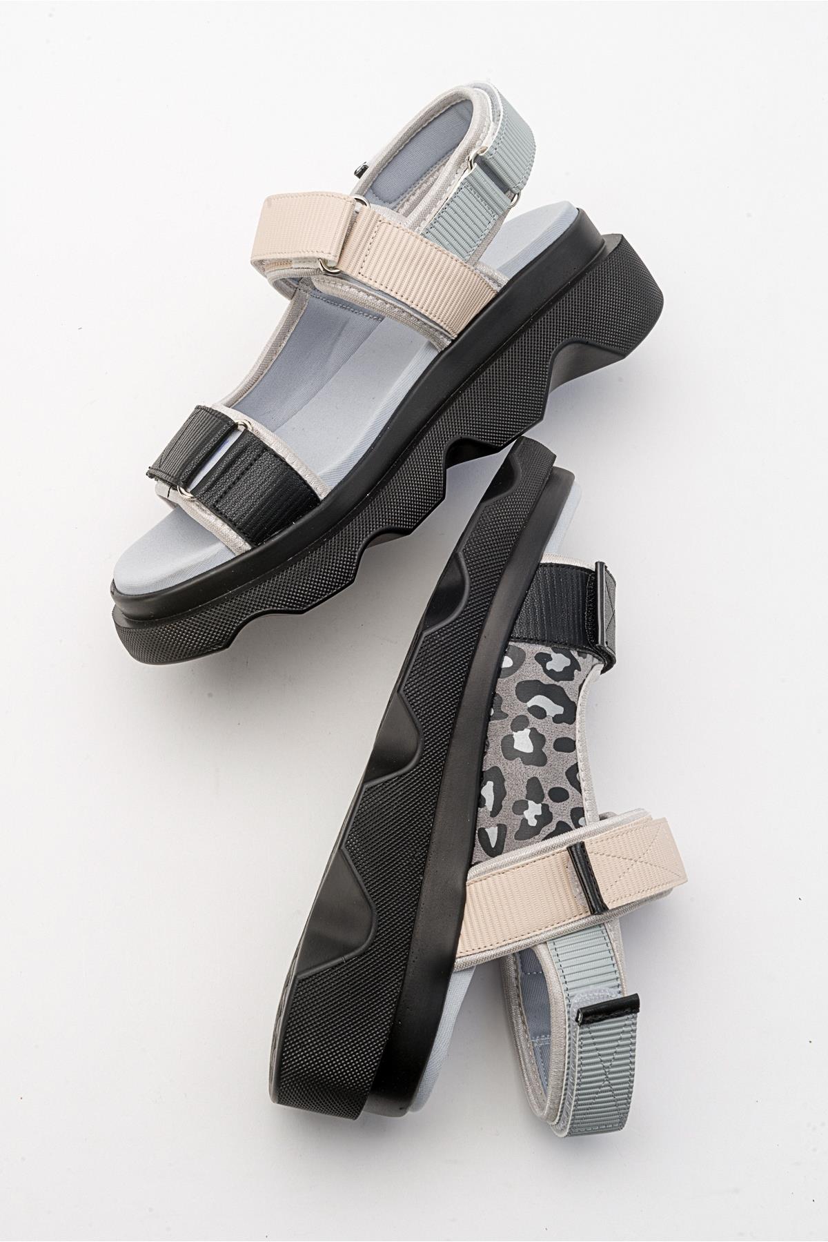 Tedy - Black-Grey Patterned Sandal – heel view showing leather, black, Vowalisse