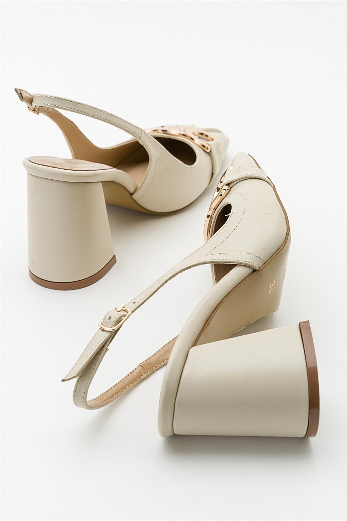 Forlev - Ecru Beige Heeled Shoe – detail view showing leather, Vowalisse