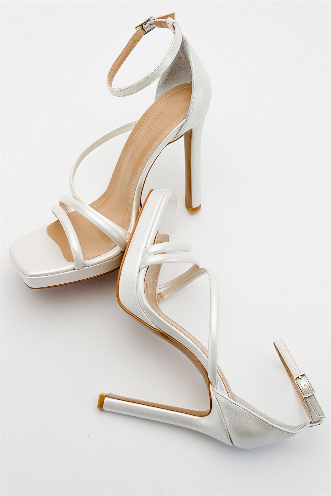 Shelp - Pearl High Heel Shoe – top view showing pearl, leather, Vowalisse