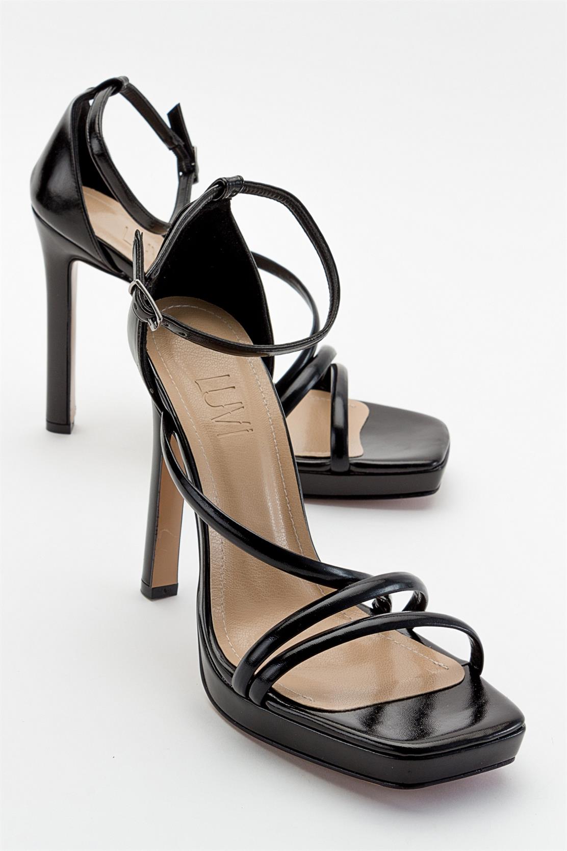 Shelp - Black Heeled Shoe – front three-quarter view showing leather, black, Vowalisse