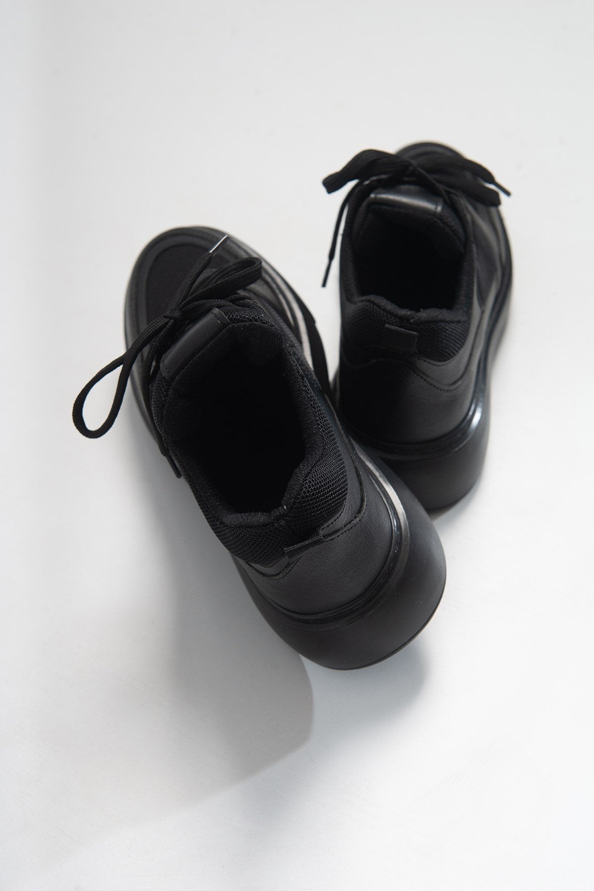 Pure - Black Sneaker – back view showing leather, black, Vowalisse