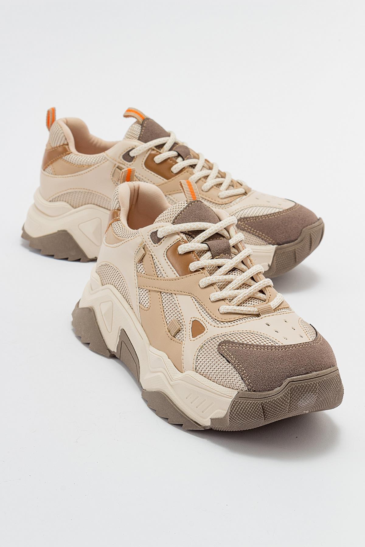 Loretta - Beige-Brown Sneaker – front three-quarter view showing leather, Vowalisse