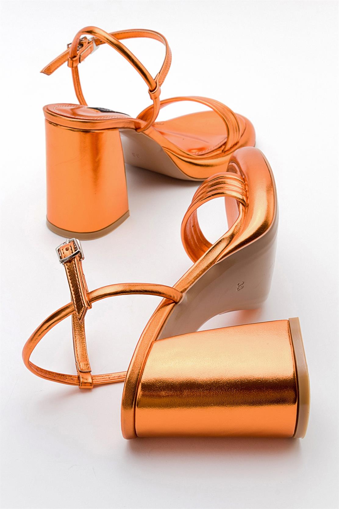 Posse - Orange Metallic Heeled Shoe – detail view showing leather, metallic, Vowalisse