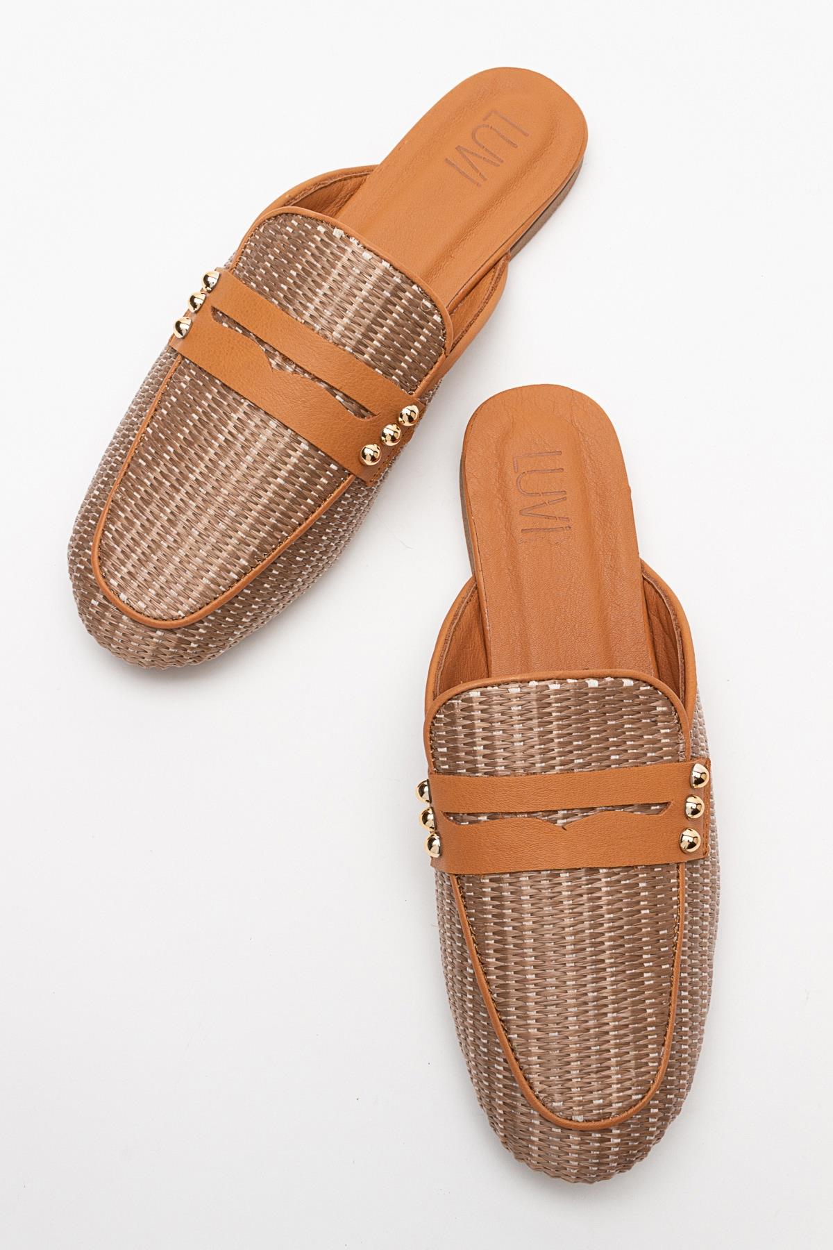 Patrizia - Brown Leather Mule – side view showing leather, Vowalisse