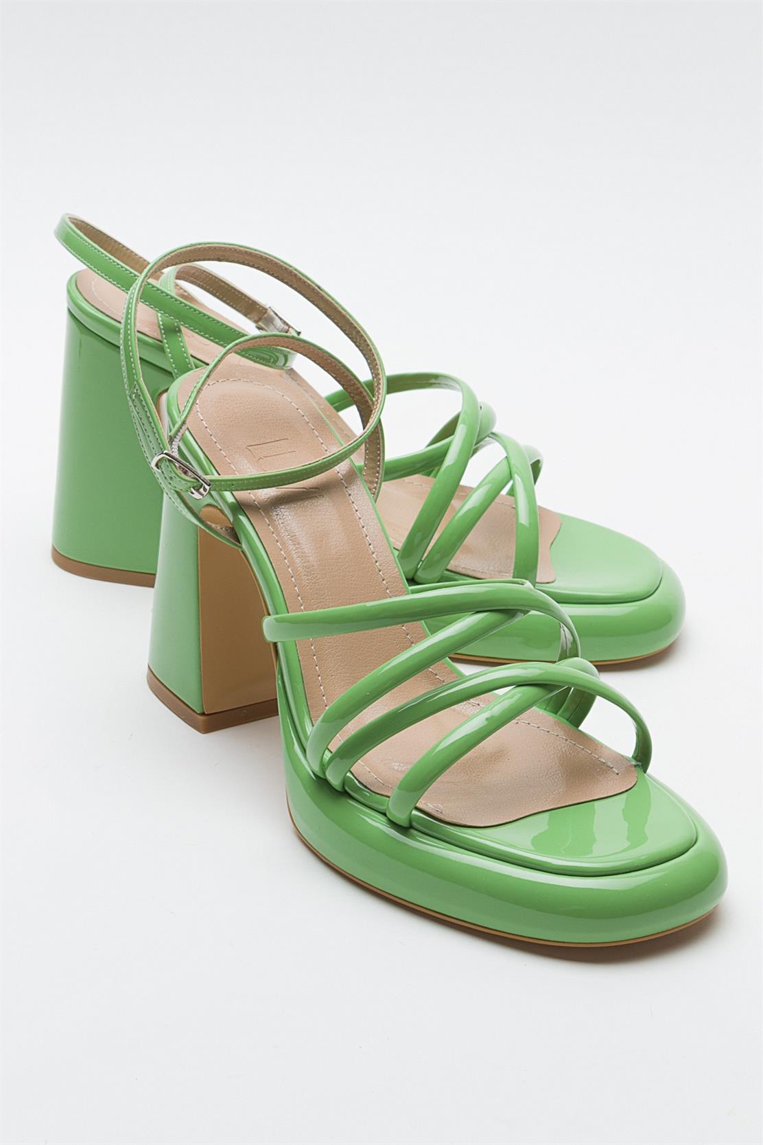Oppe - Green Patent Platform Heel Shoe – front three-quarter view showing leather, green, Vowalisse
