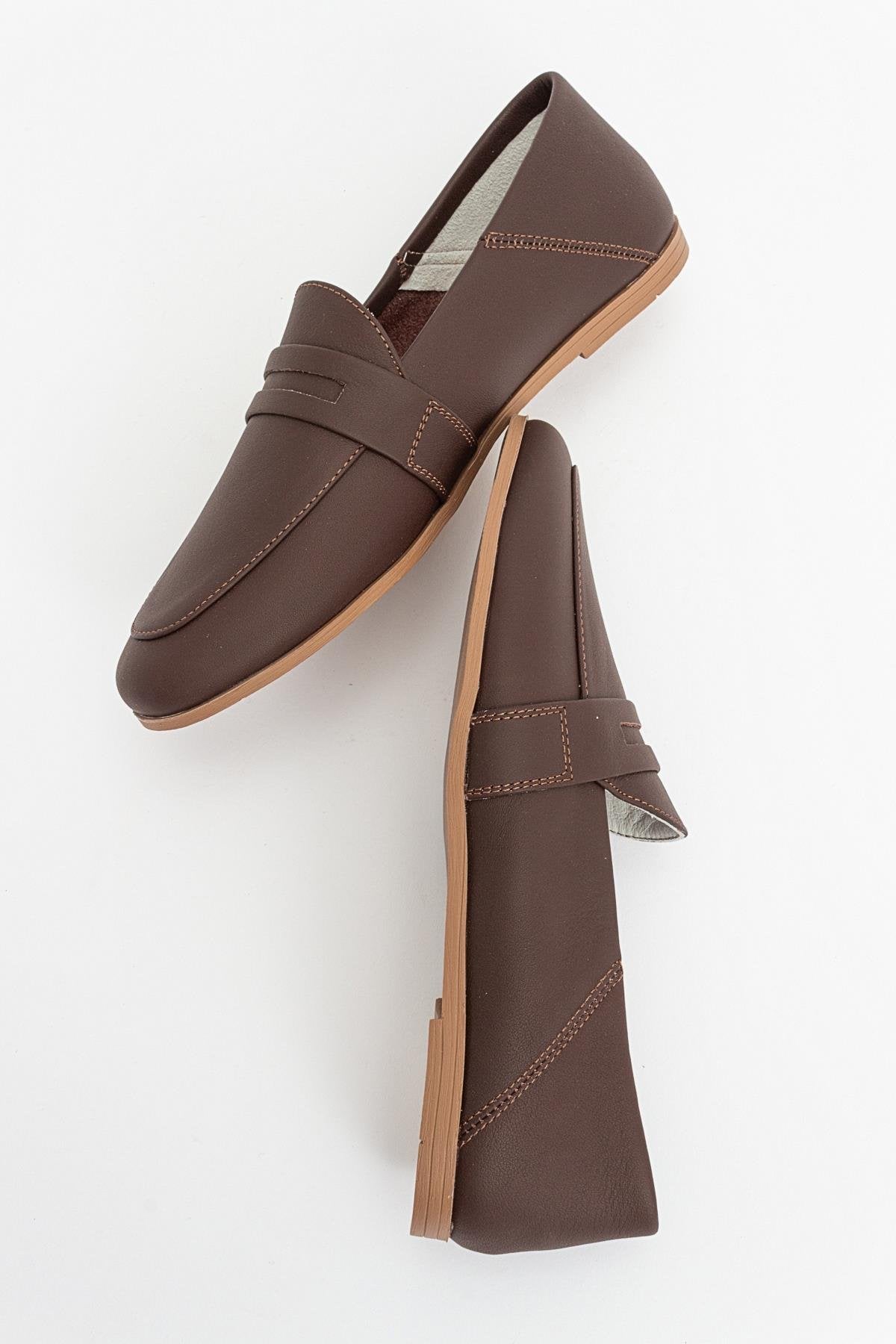 F05 - Brown Genuine Leather Loafer – detail view showing leather, Vowalisse