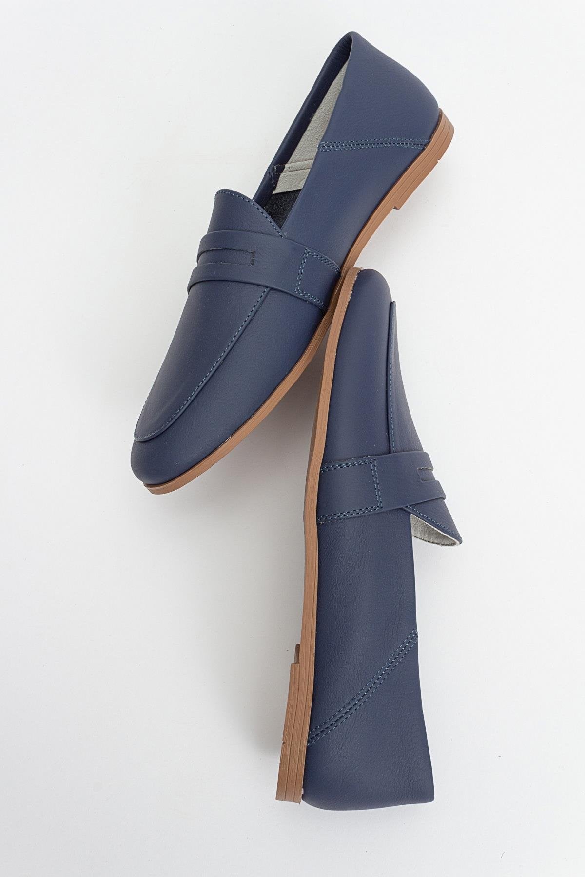 F05 - Navy Genuine Leather Loafer – detail view showing leather, Vowalisse