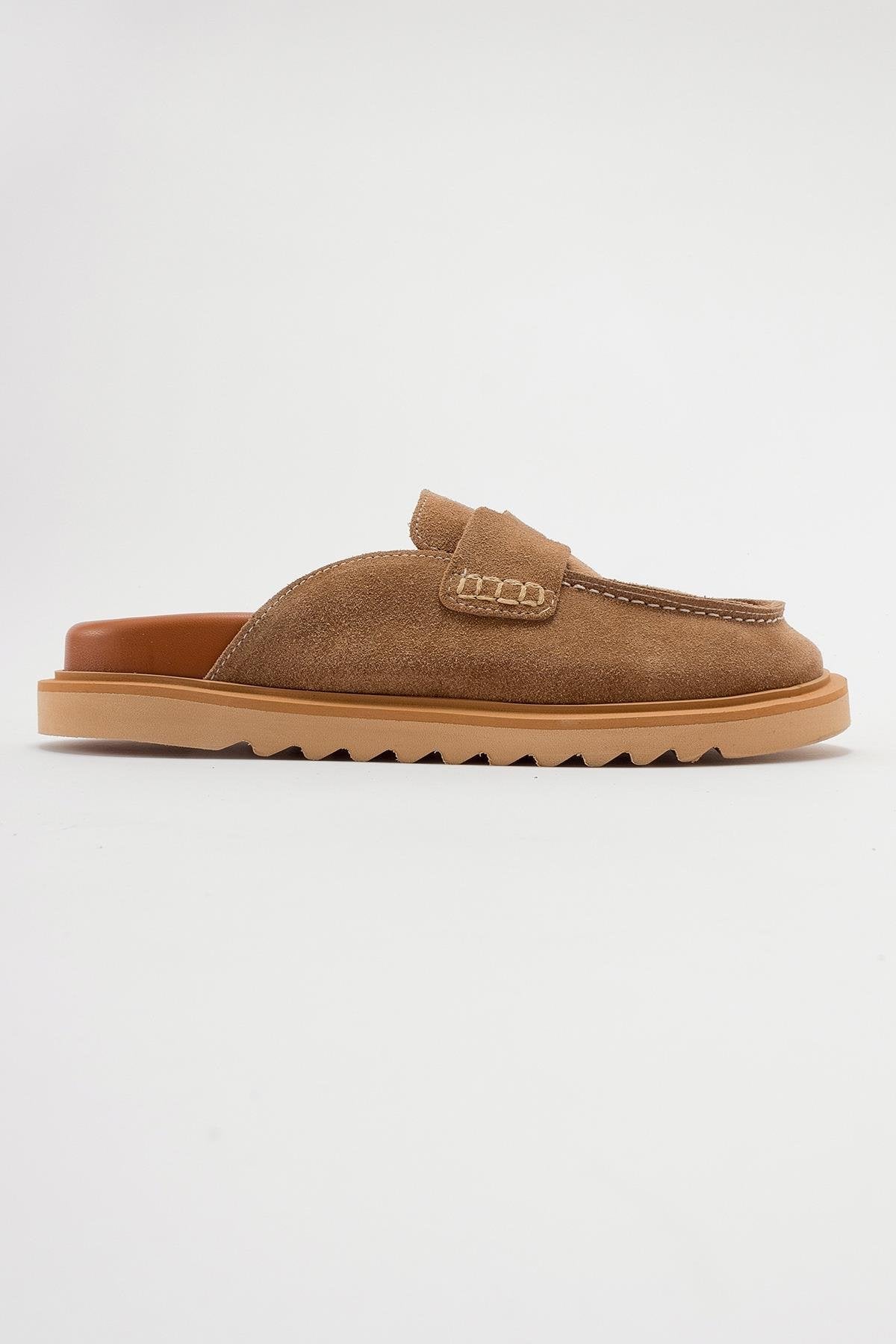 Laven - Cognac Brown Suede Leather Clogs – top view showing leather, suede, red, Vowalisse