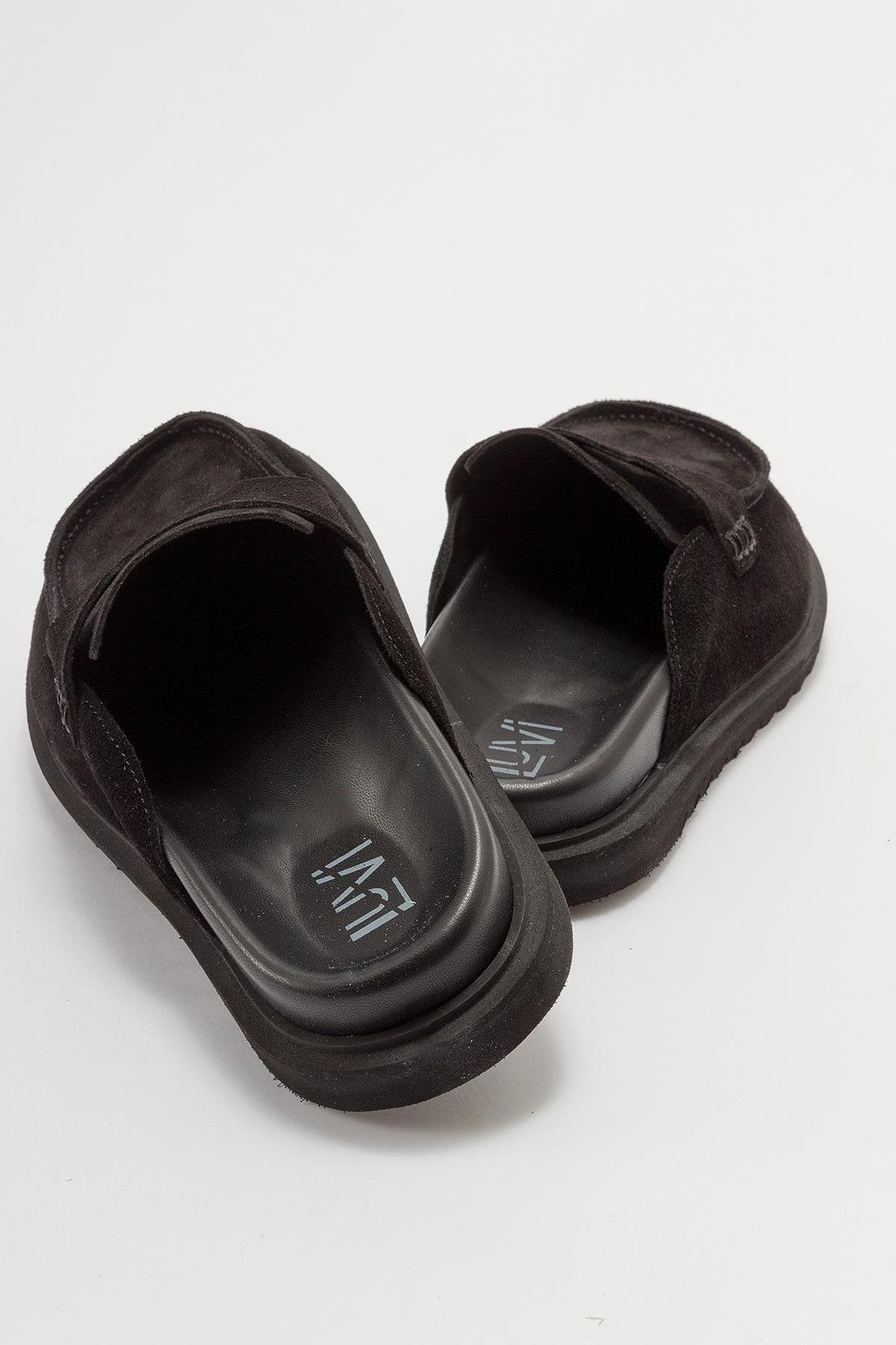 Laven - Black Suede Leather Clogs – heel view showing leather, suede, black, Vowalisse