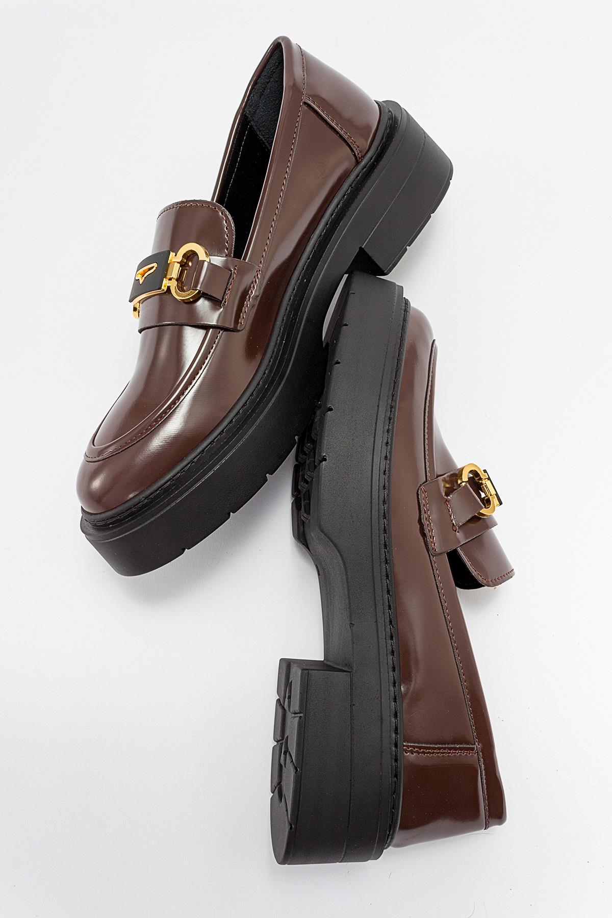 Unte - Brown Loafer – detail view showing leather, Vowalisse