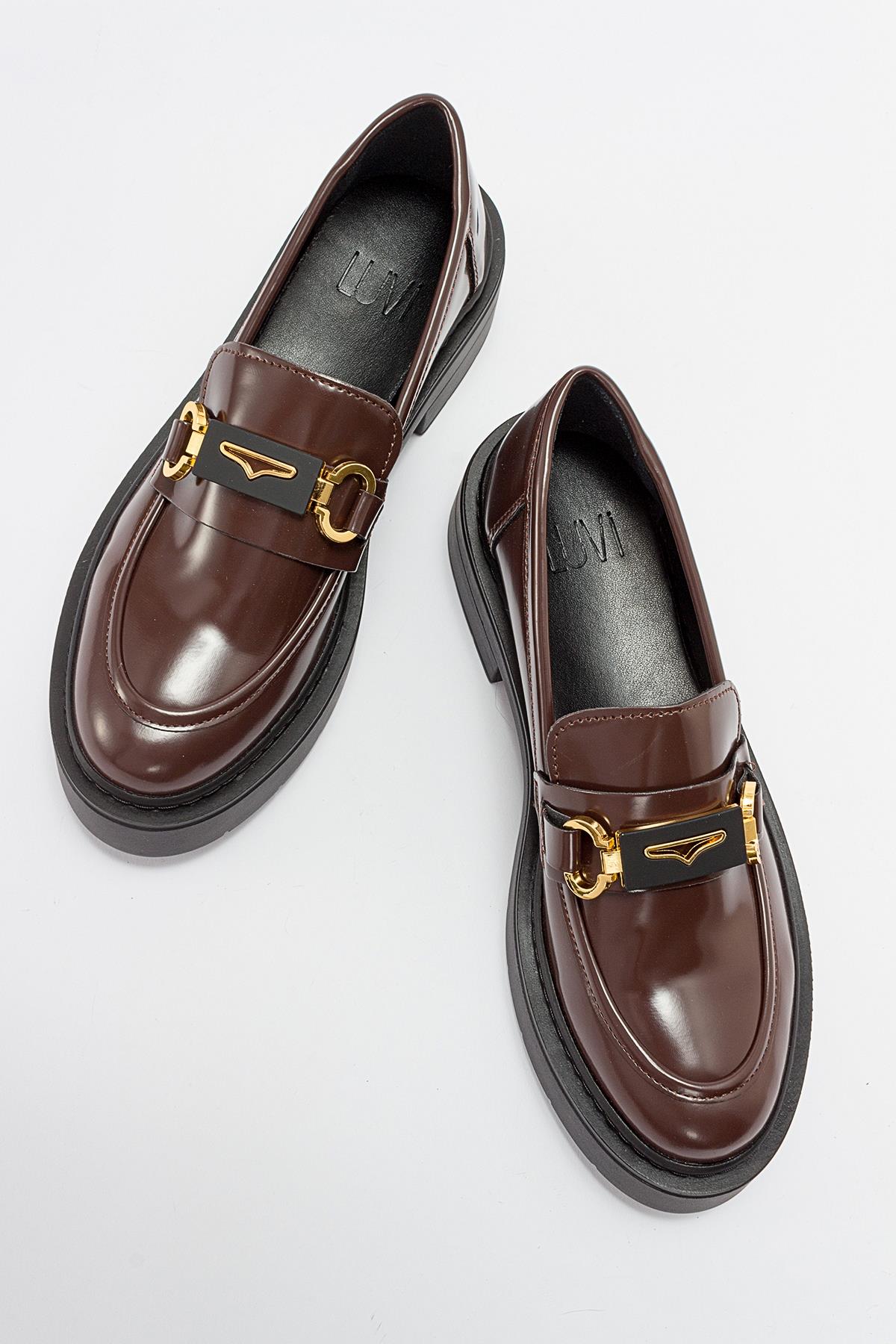 Unte - Brown Loafer – heel view showing leather, Vowalisse
