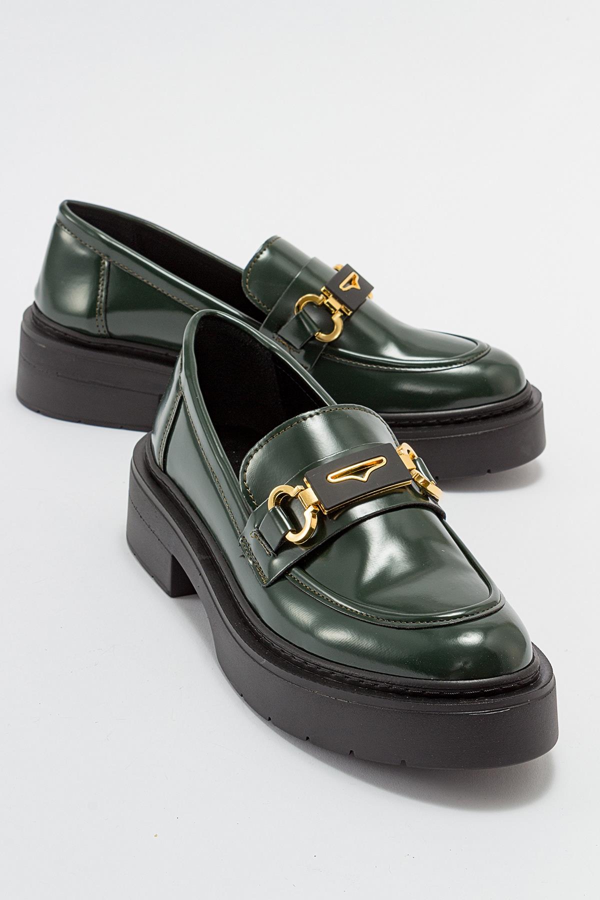 Unte - Green Loafer – front three-quarter view showing leather, green, Vowalisse