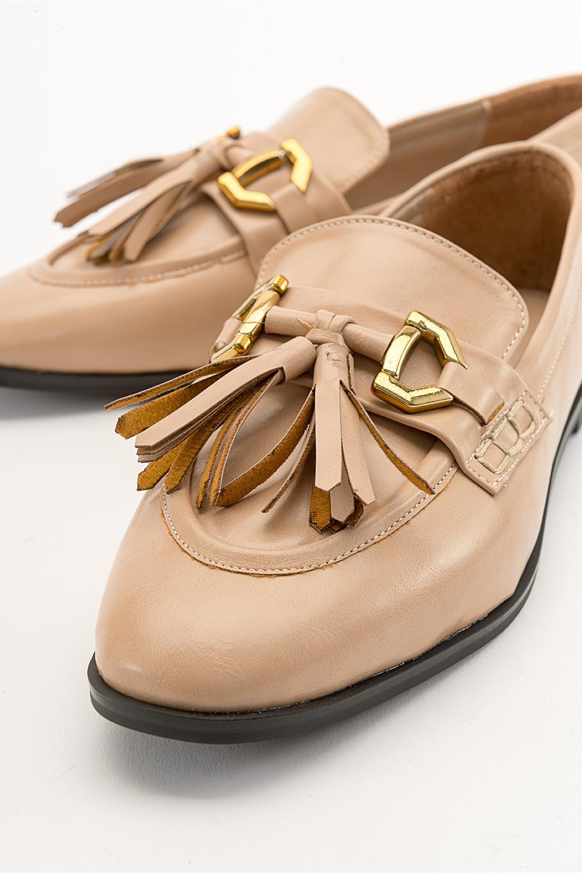 Cox - Beige Loafer – detail view showing leather, Vowalisse