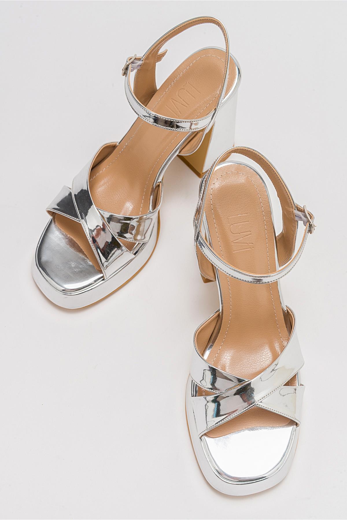 Lello - Silver Platform Heel Shoe – detail view showing leather, silver, red, Vowalisse