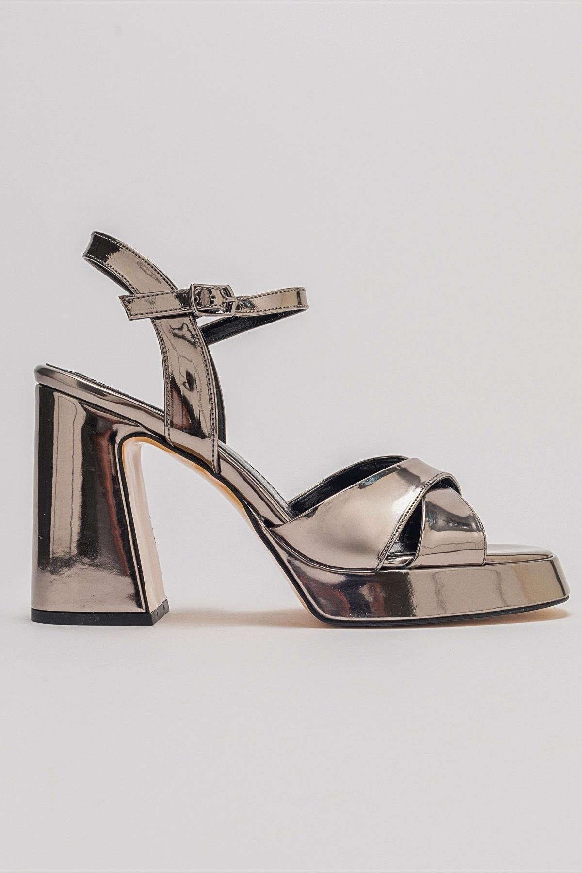 Lello - Platinum Platform Heel Shoe – top view showing leather, Vowalisse