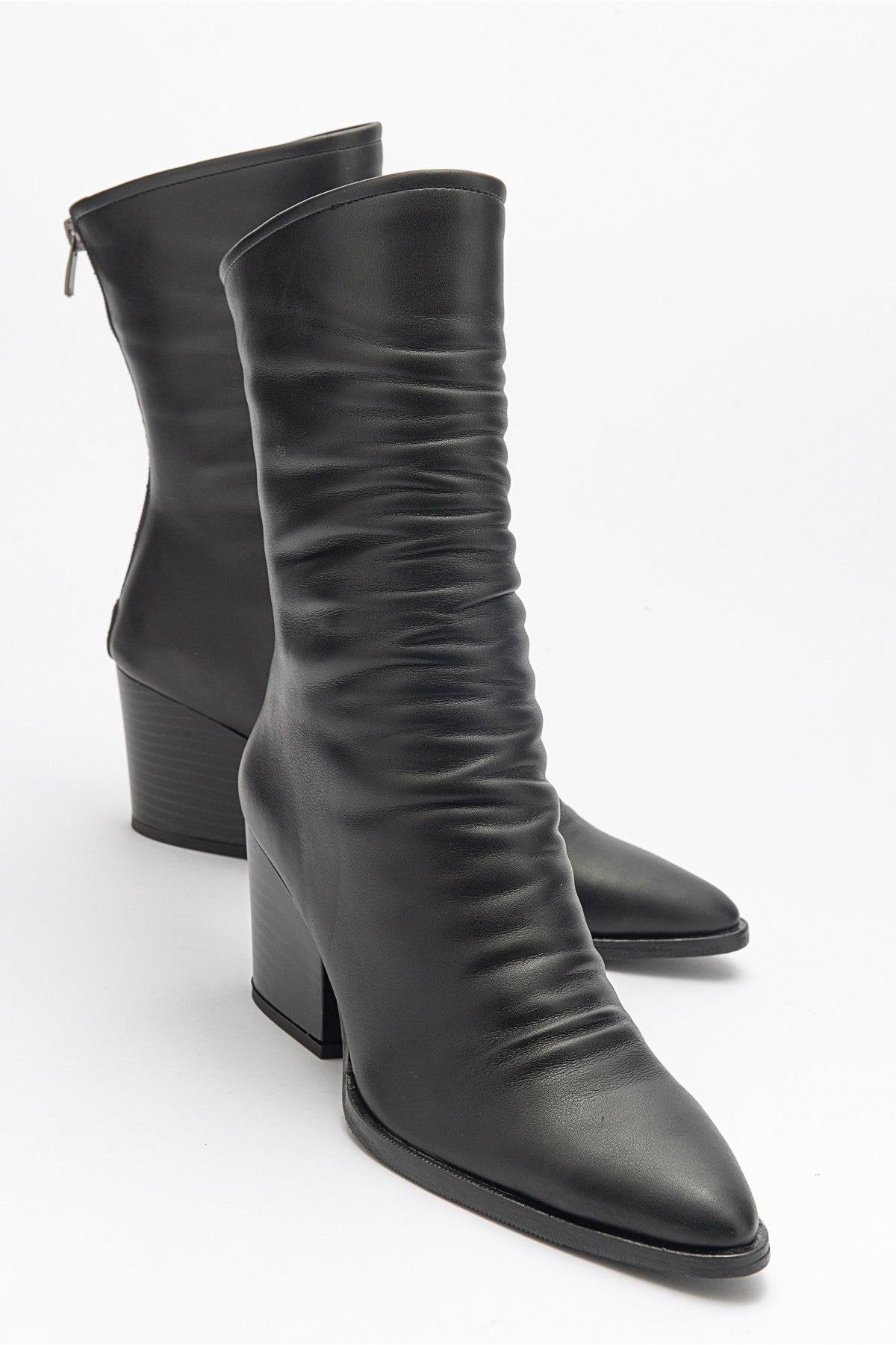 Laval - Black Boot – front three-quarter view showing leather, black, Vowalisse