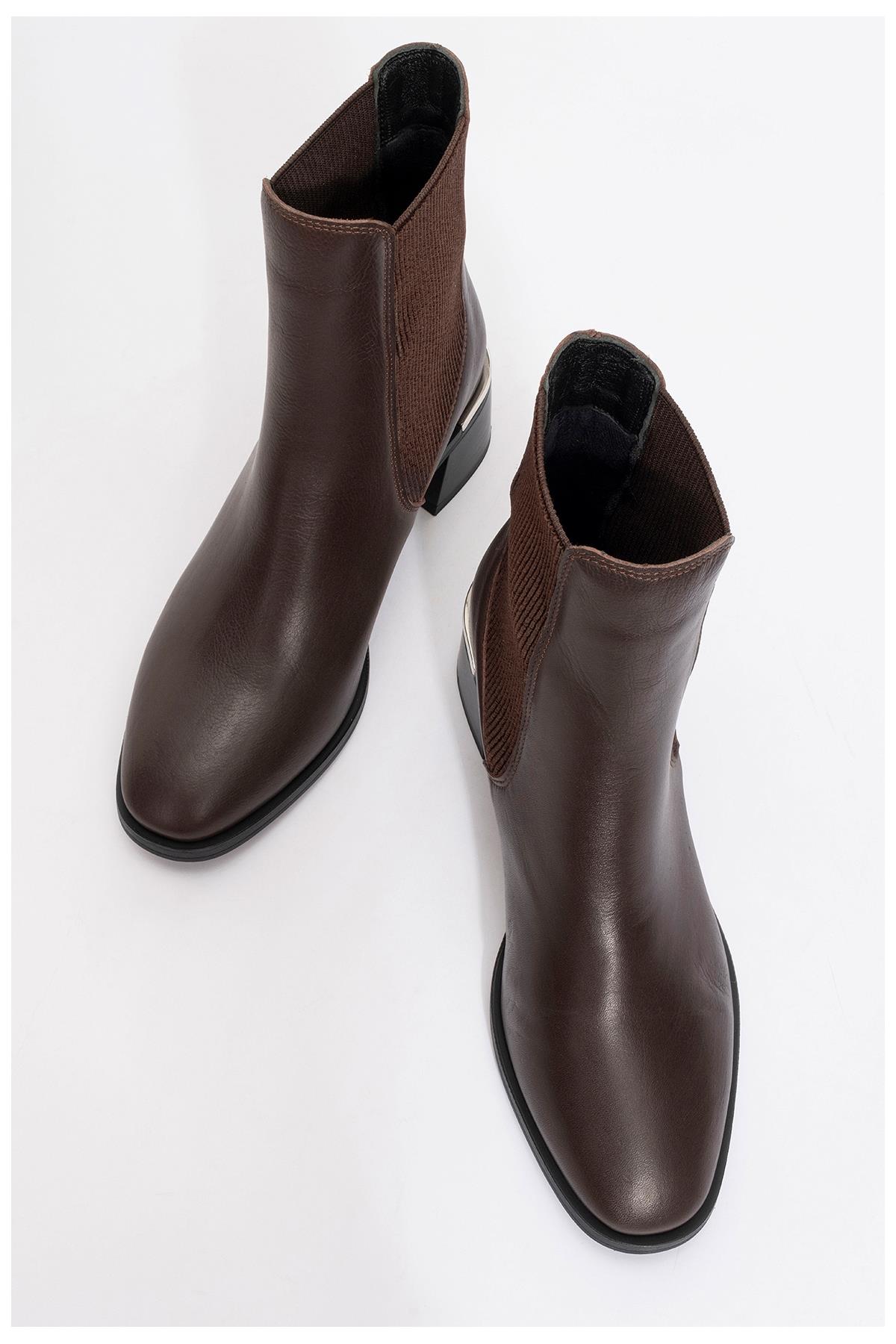 Neiva - Cognac Genuine Leather Chelsea Boot – side view showing leather, Vowalisse