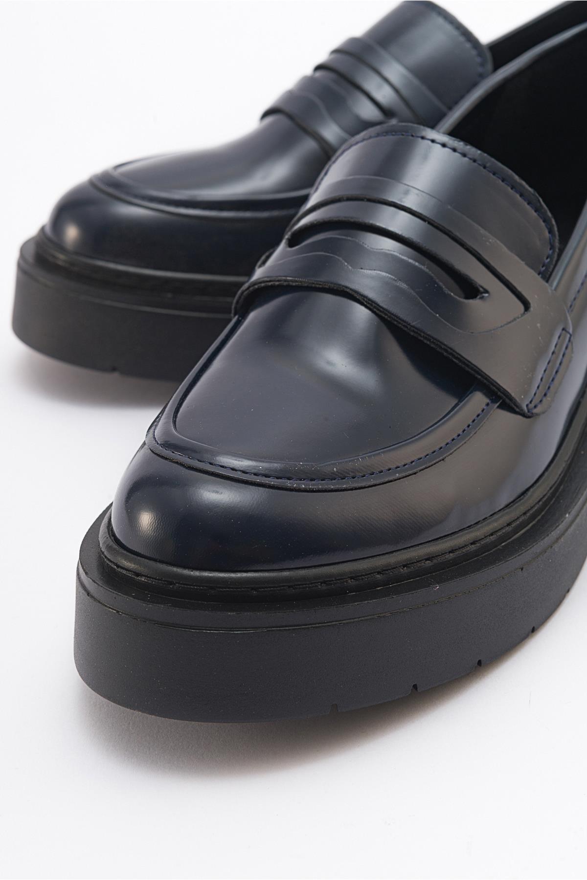Nonte - Navy Suede Loafer – detail view showing leather, suede, Vowalisse