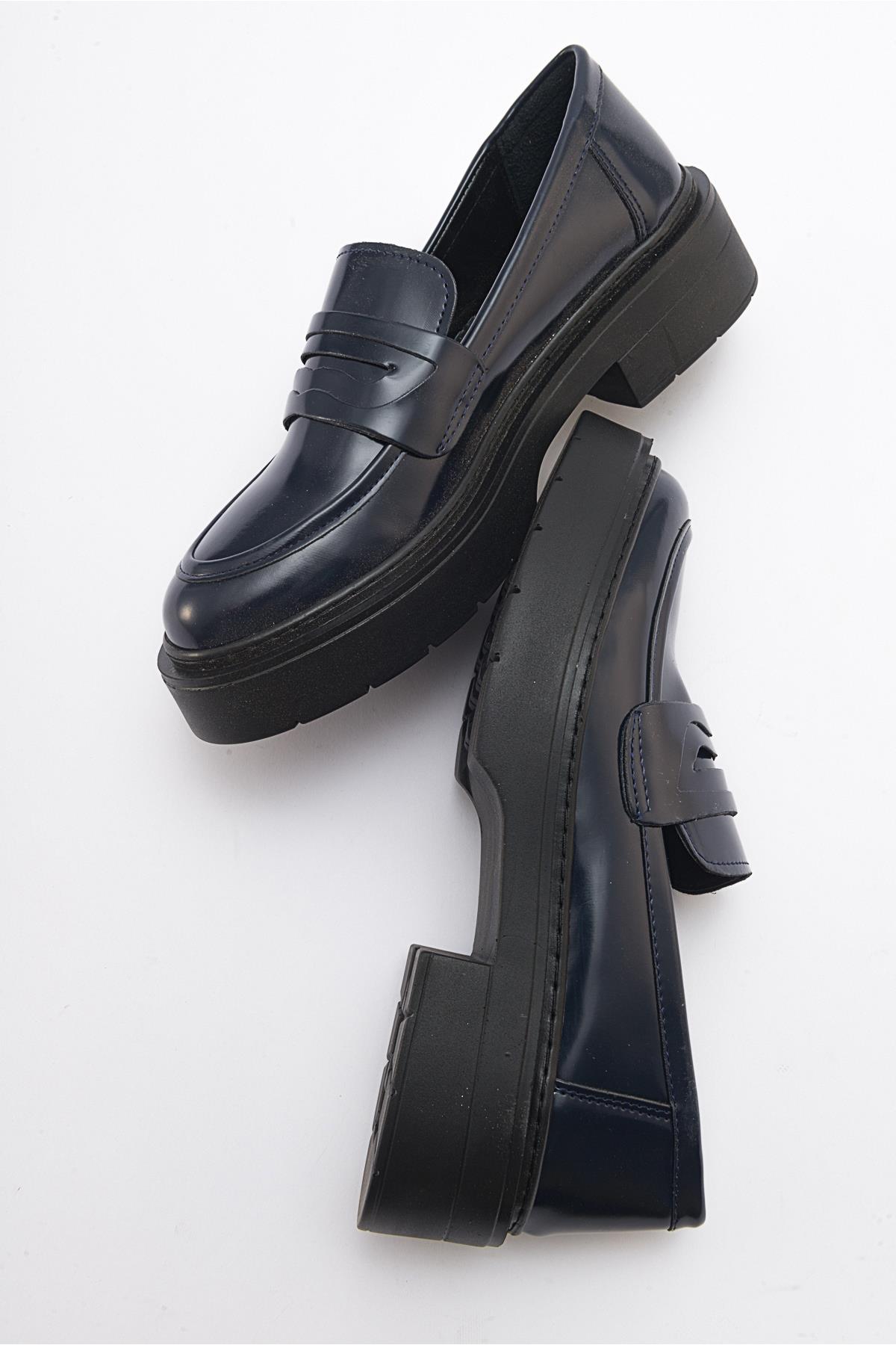 Nonte - Navy Suede Loafer – back view showing leather, suede, Vowalisse