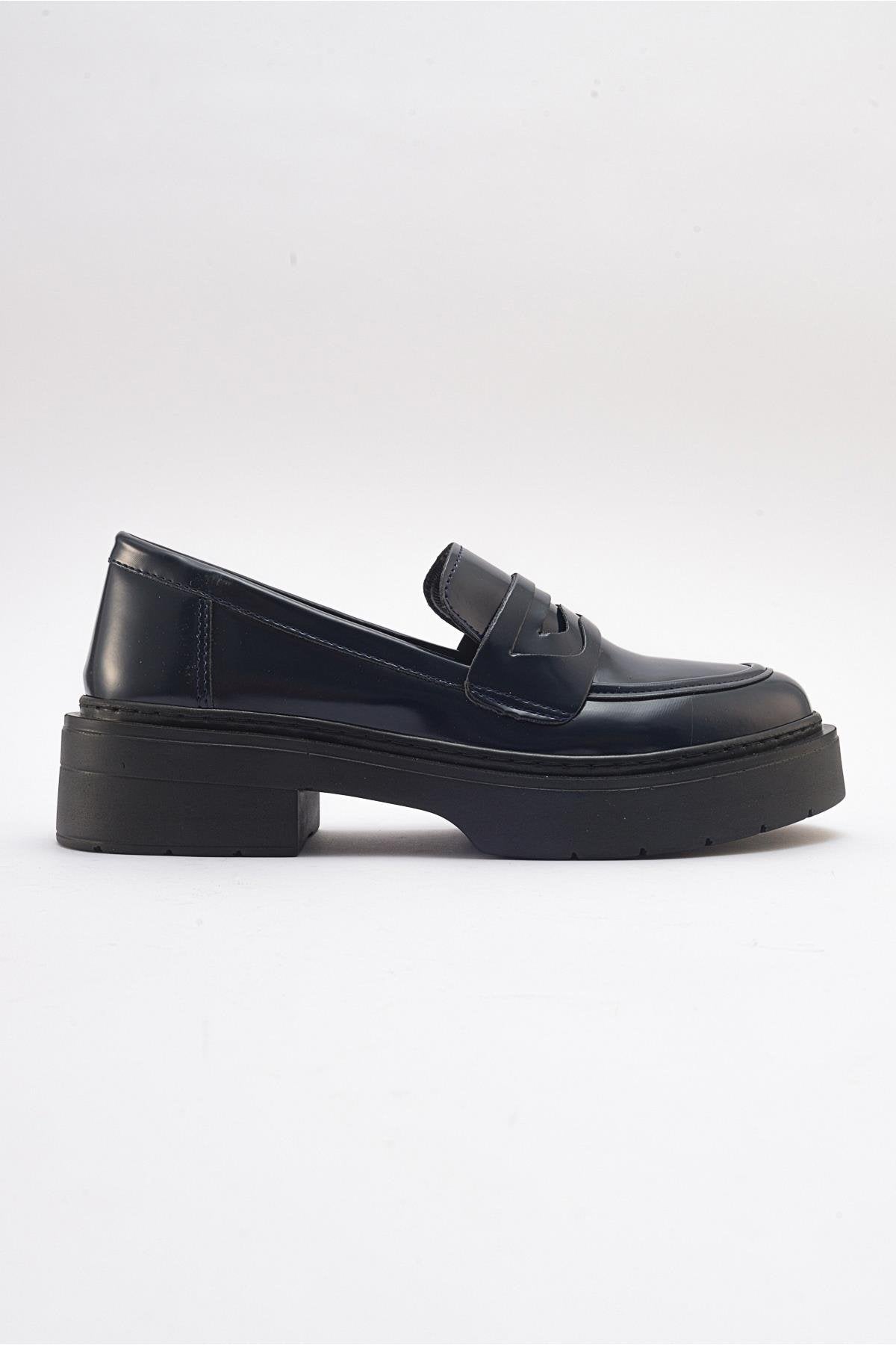Nonte - Navy Suede Loafer – top view showing leather, suede, Vowalisse