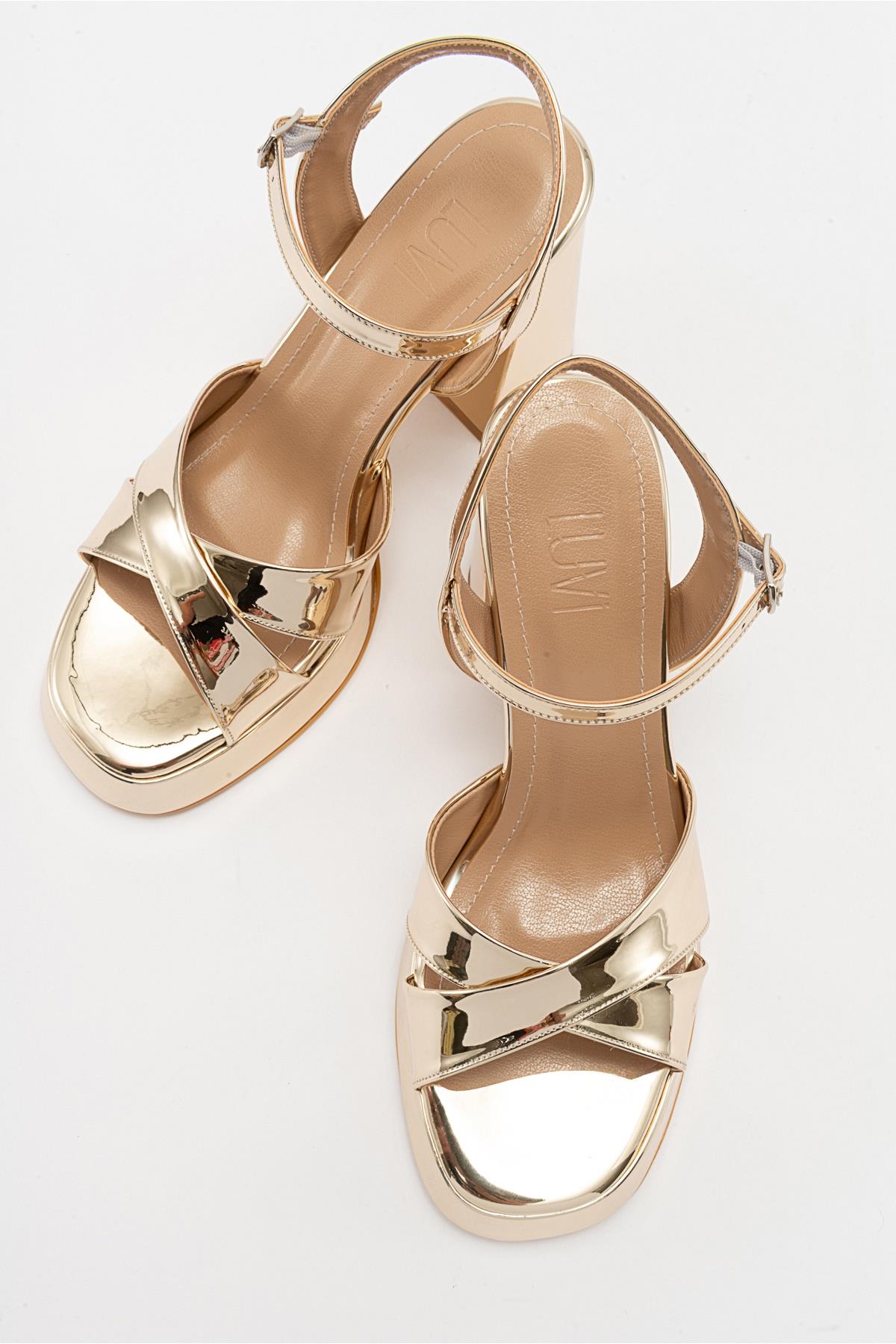 Lello - Gold Platform Heel Shoe – side view showing leather, gold, Vowalisse