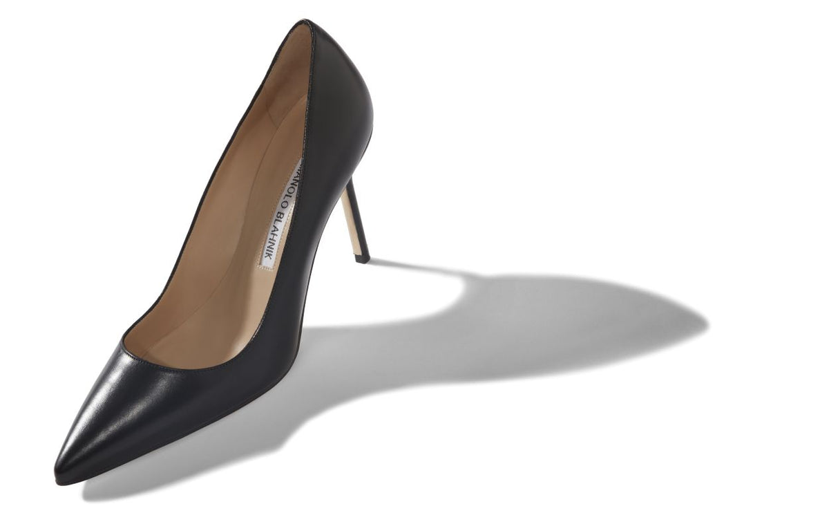 Juliette Bloom Black Pointed Toe Pumps – front three-quarter view showing black pointed toe, Vowalisse