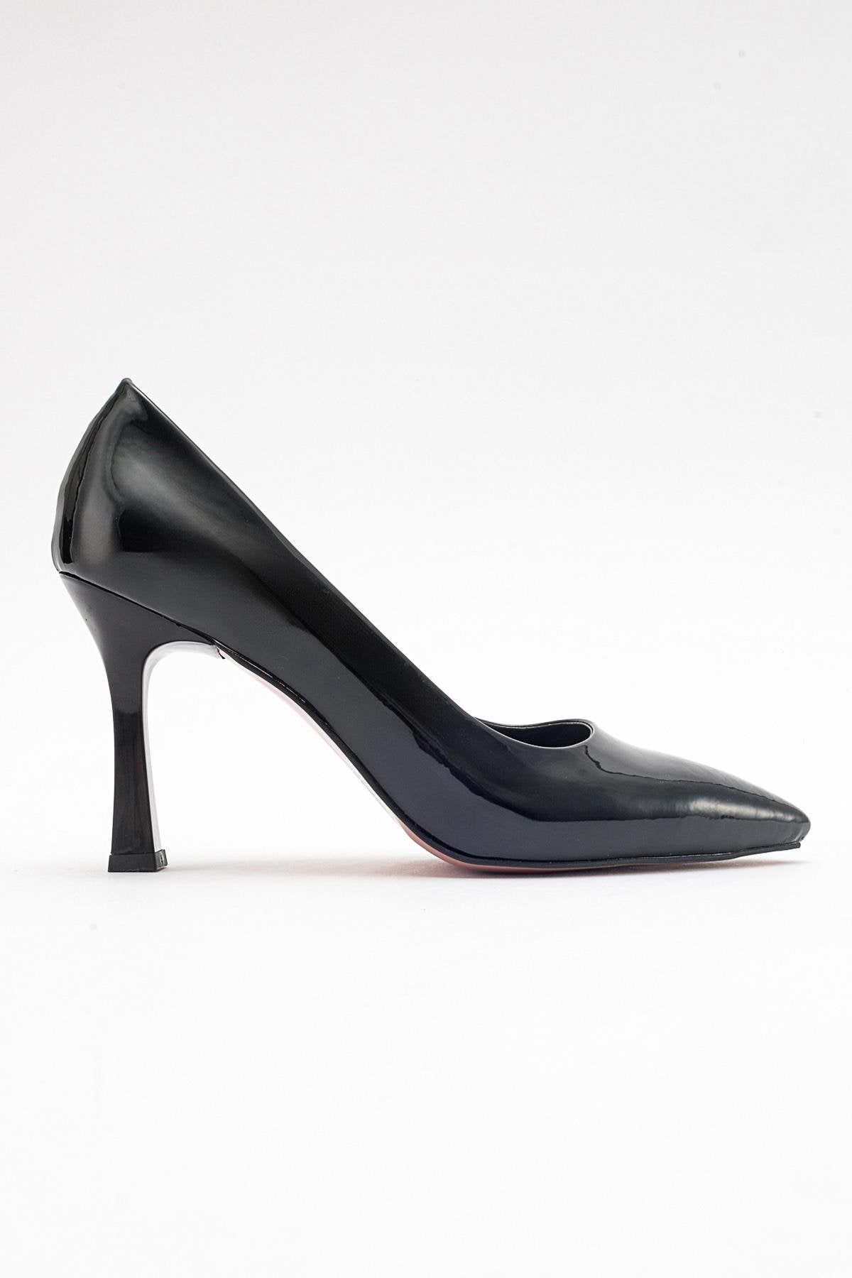 Forest Black Patent Pointed Toe Pump – top view showing leather, black, Vowalisse