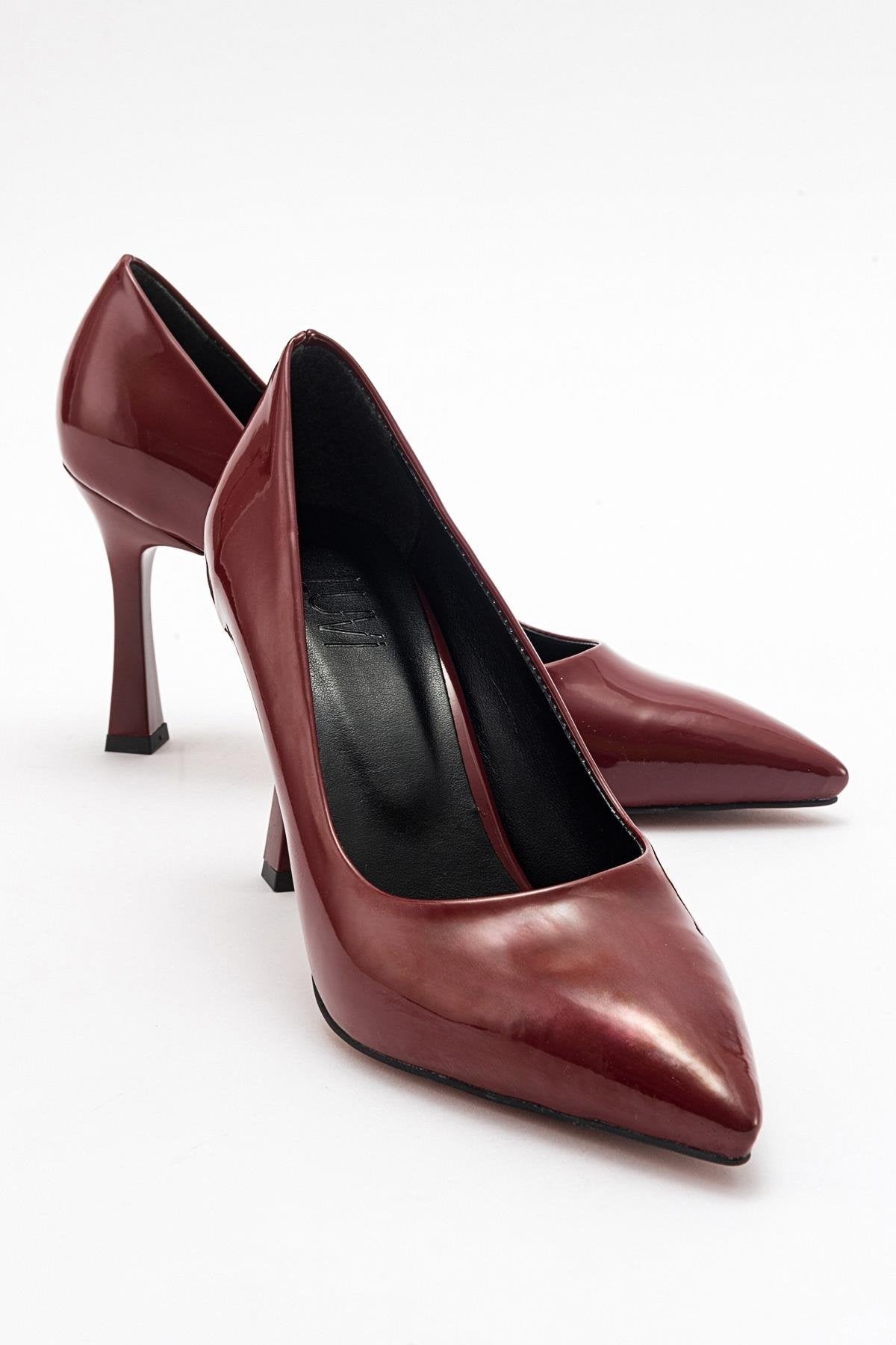 Forest Burgundy Patent Pointed Toe Pump – front three-quarter view showing leather, Vowalisse