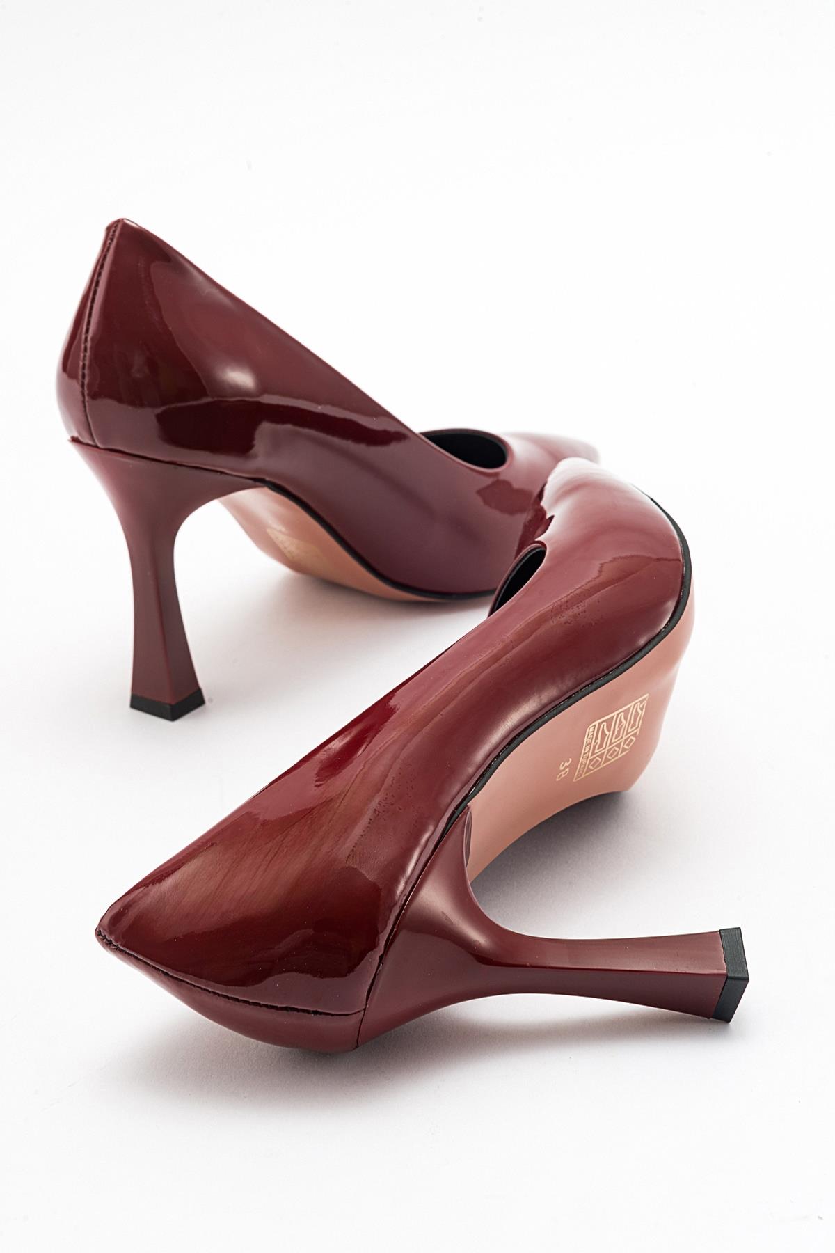 Forest Burgundy Patent Pointed Toe Pump – side view showing leather, Vowalisse