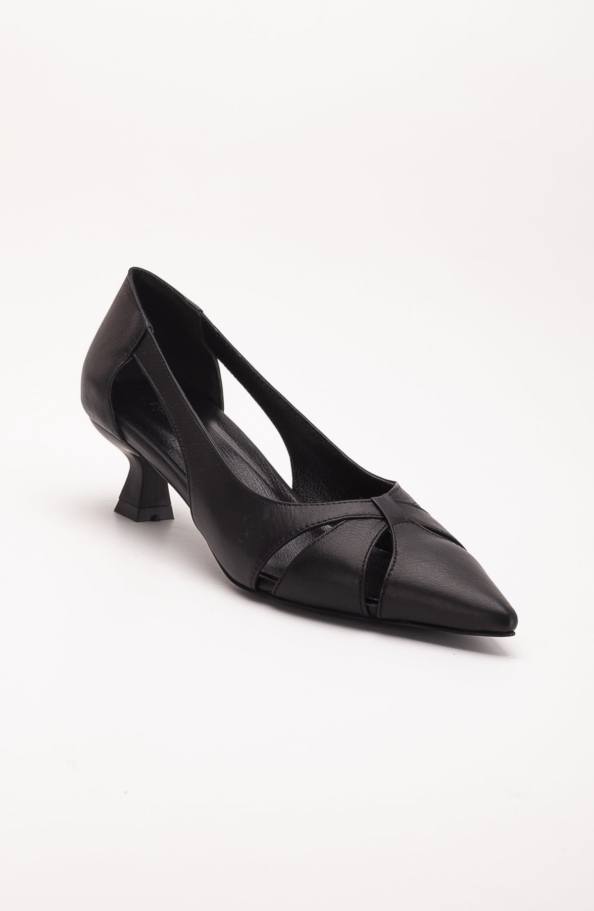 Sidal - Black Leather Pumps – front three-quarter view showing leather, black, Vowalisse