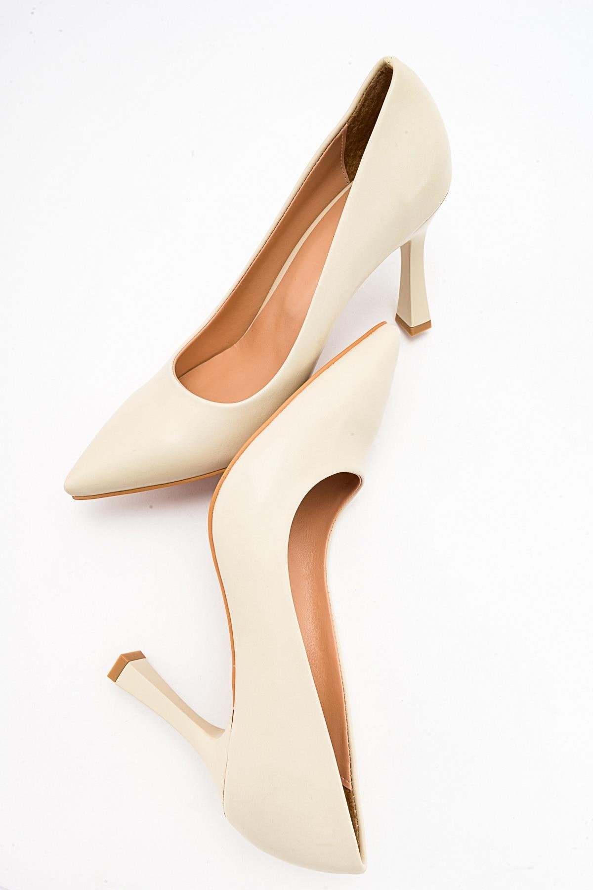 Forest Cream Beige Pointed Toe Pump – heel view showing leather, Vowalisse