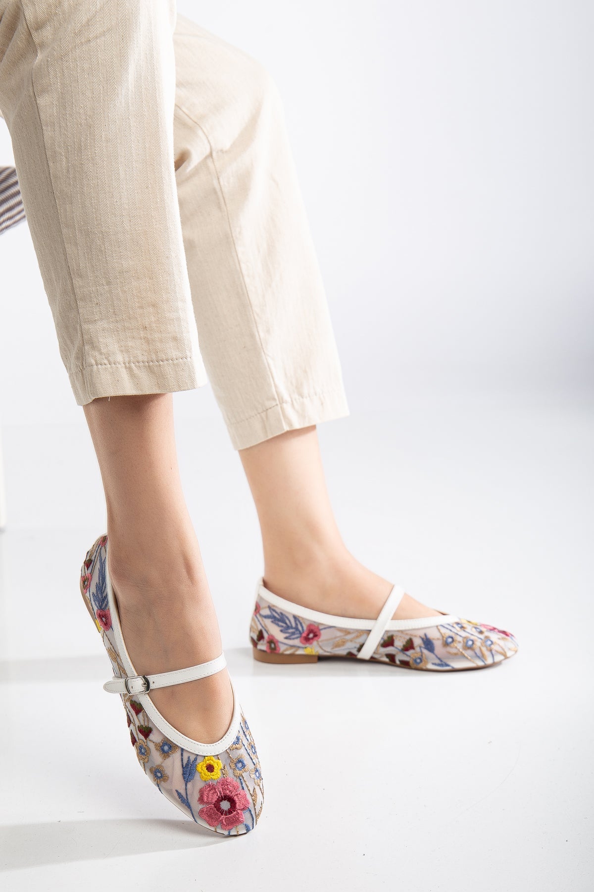 Fauna - White Mesh Mary Jane Flats – heel view showing leather, mesh, white, Vowalisse