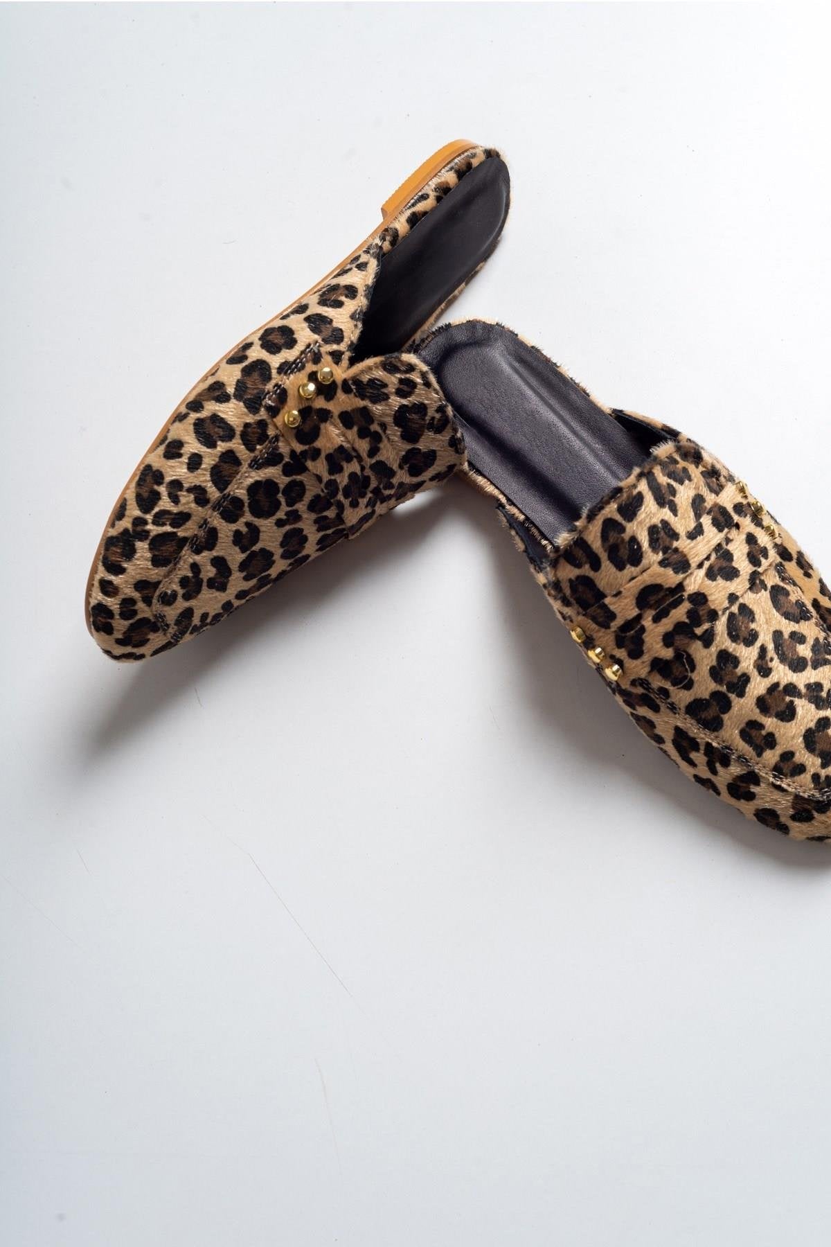 Eleonora - Leopard Print Leather Clogs – back view showing leather, Vowalisse