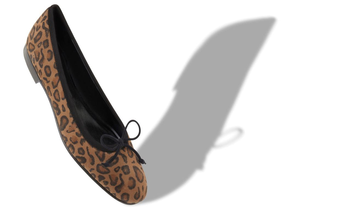 Camellia Élan Brown Bow Detail Pumps – front three-quarter view showing brown bow detail, round toe, suede, Vowalisse