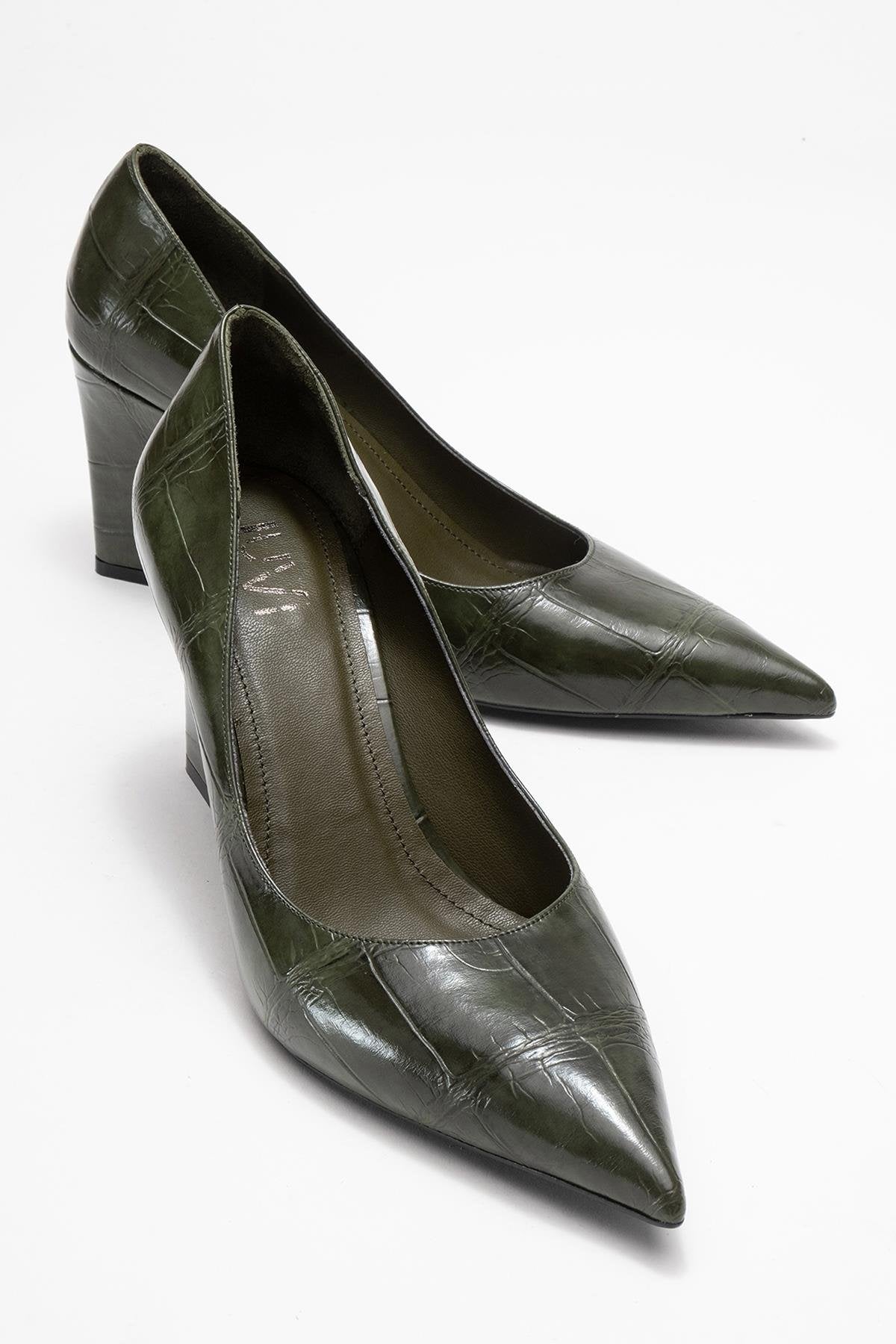 Puera - Green Printed Pointed Toe Wedge Heel Shoe – front three-quarter view showing leather, green, Vowalisse
