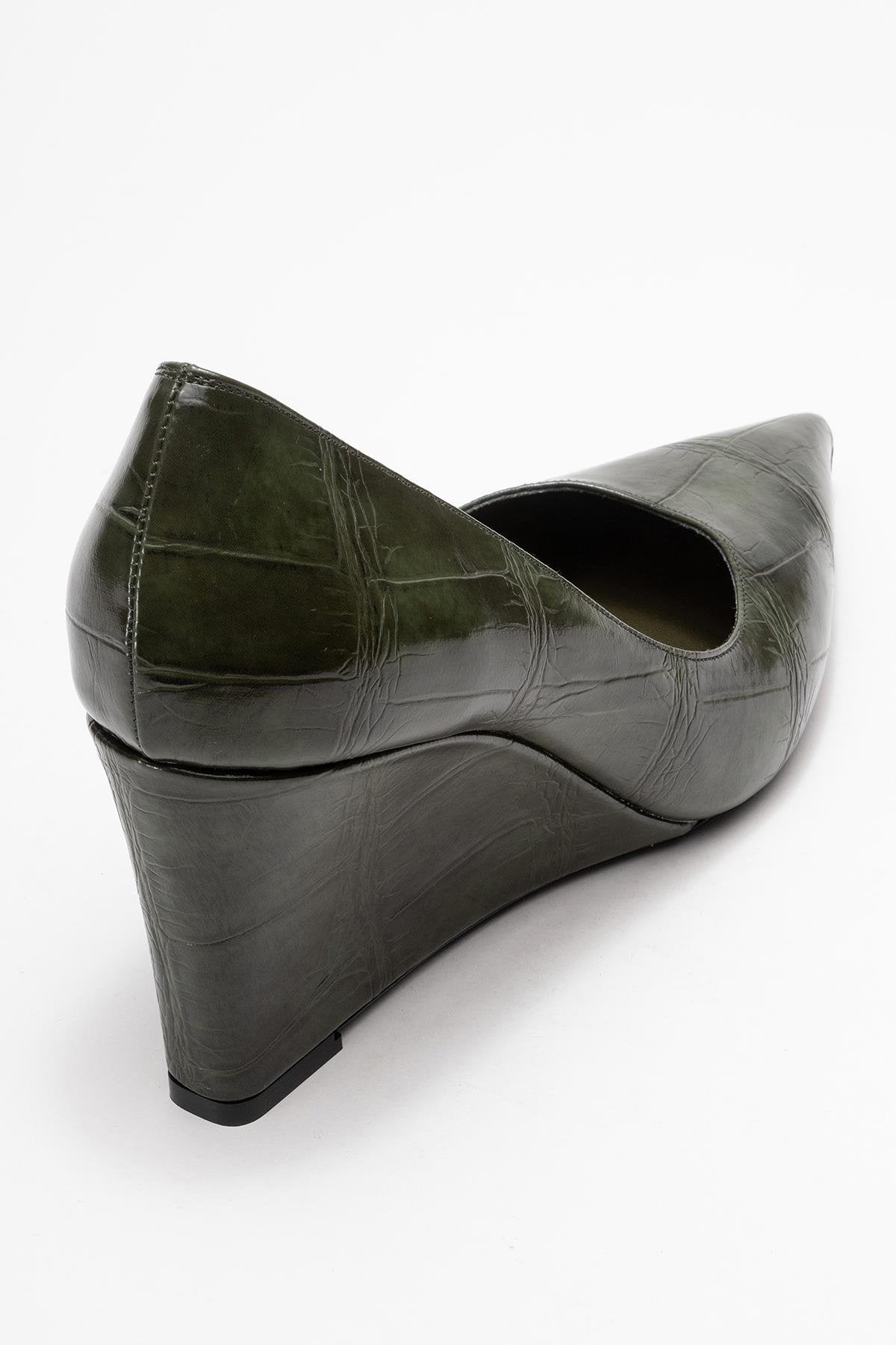 Puera - Green Printed Pointed Toe Wedge Heel Shoe – back view showing leather, green, Vowalisse