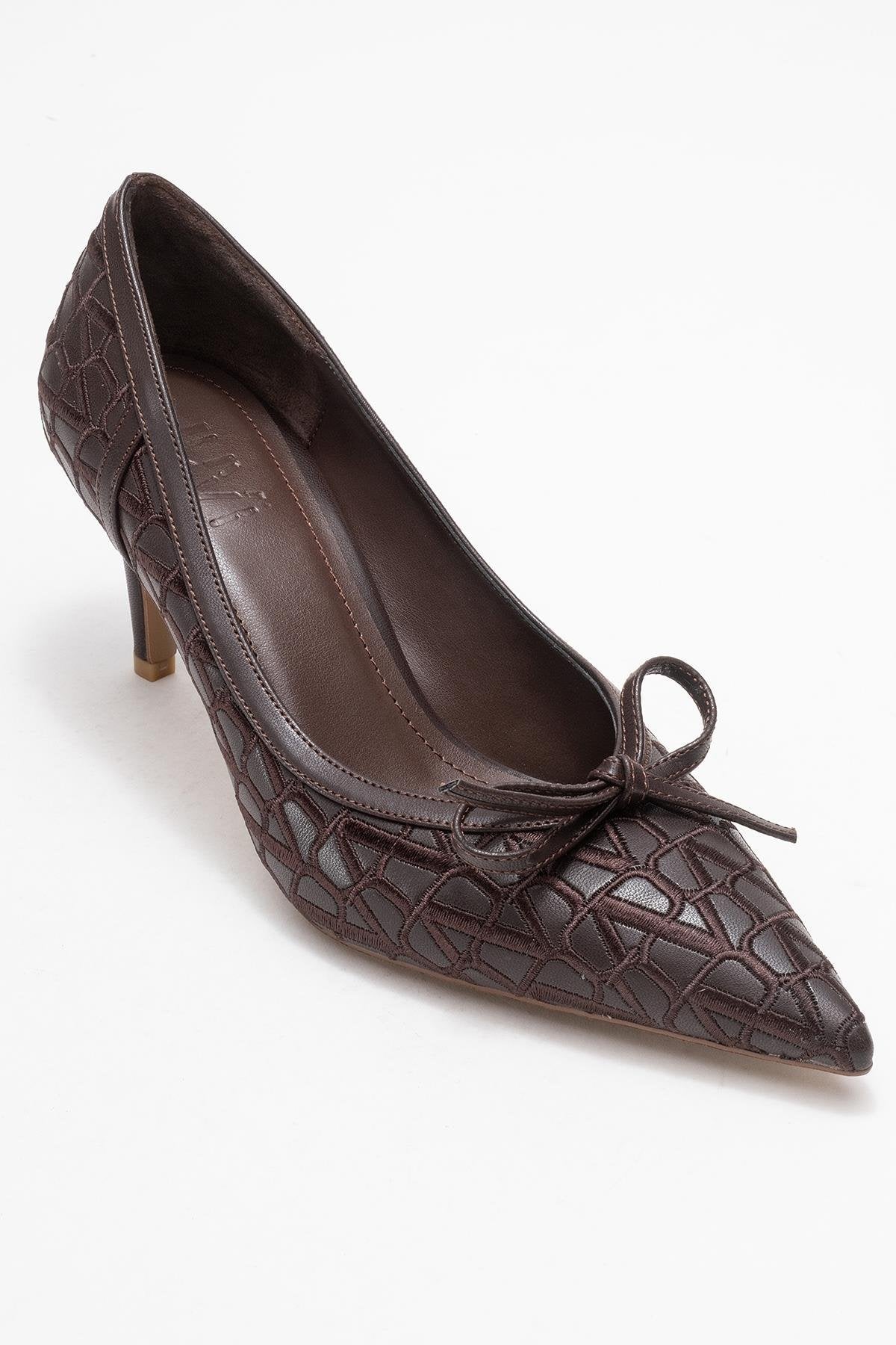 Camden - Brown Patterned Bow Pump – detail view showing bow, leather, Vowalisse