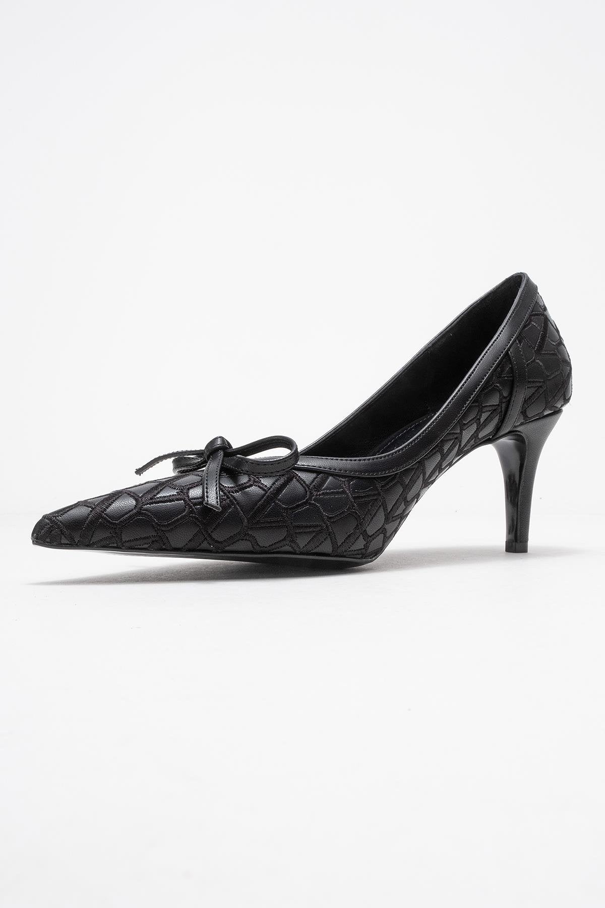 Camden - Black Patterned Bow Pump – heel view showing bow, leather, black, Vowalisse