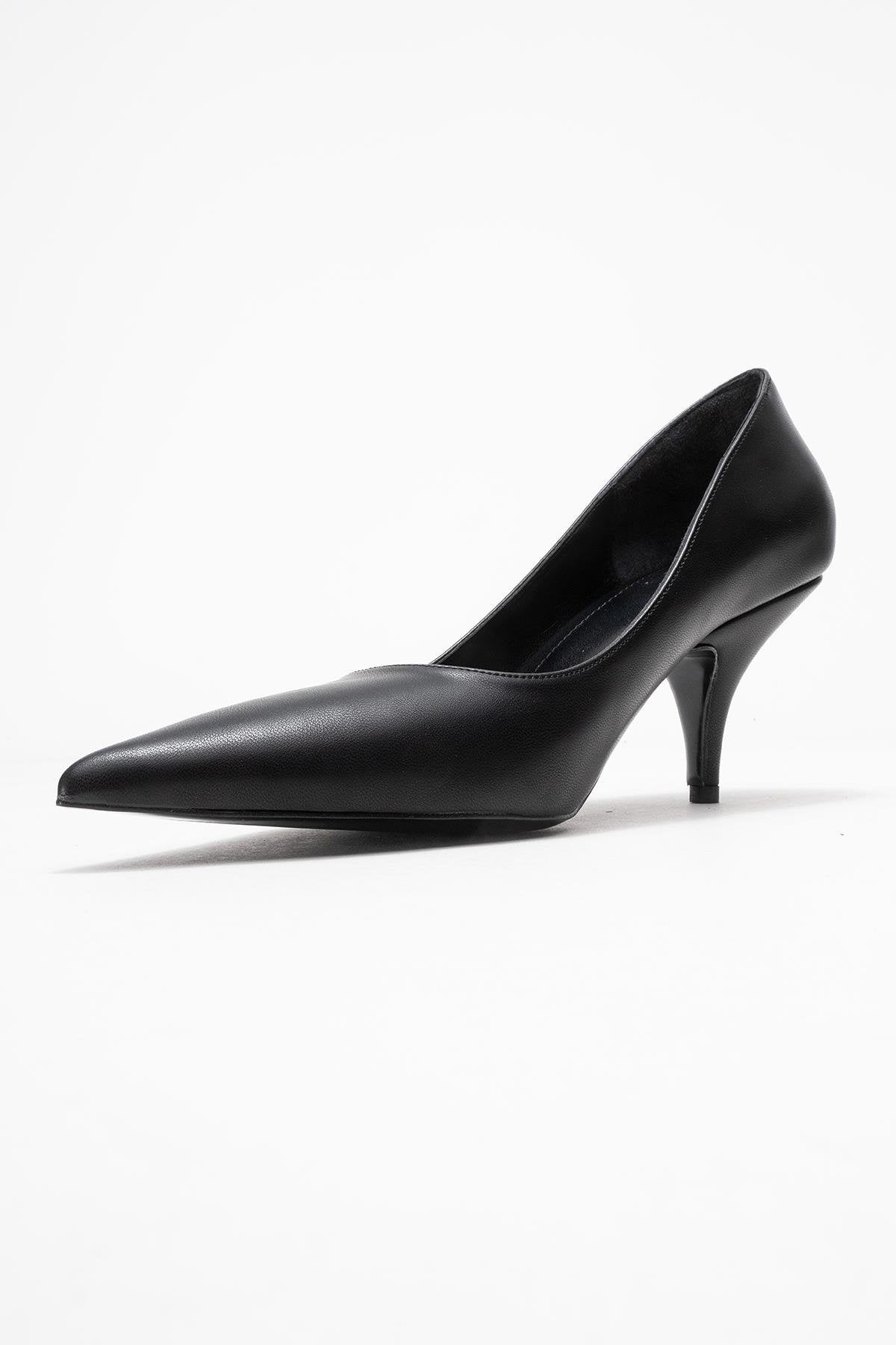 Marcus - Black Heeled Pump – heel view showing leather, black, Vowalisse