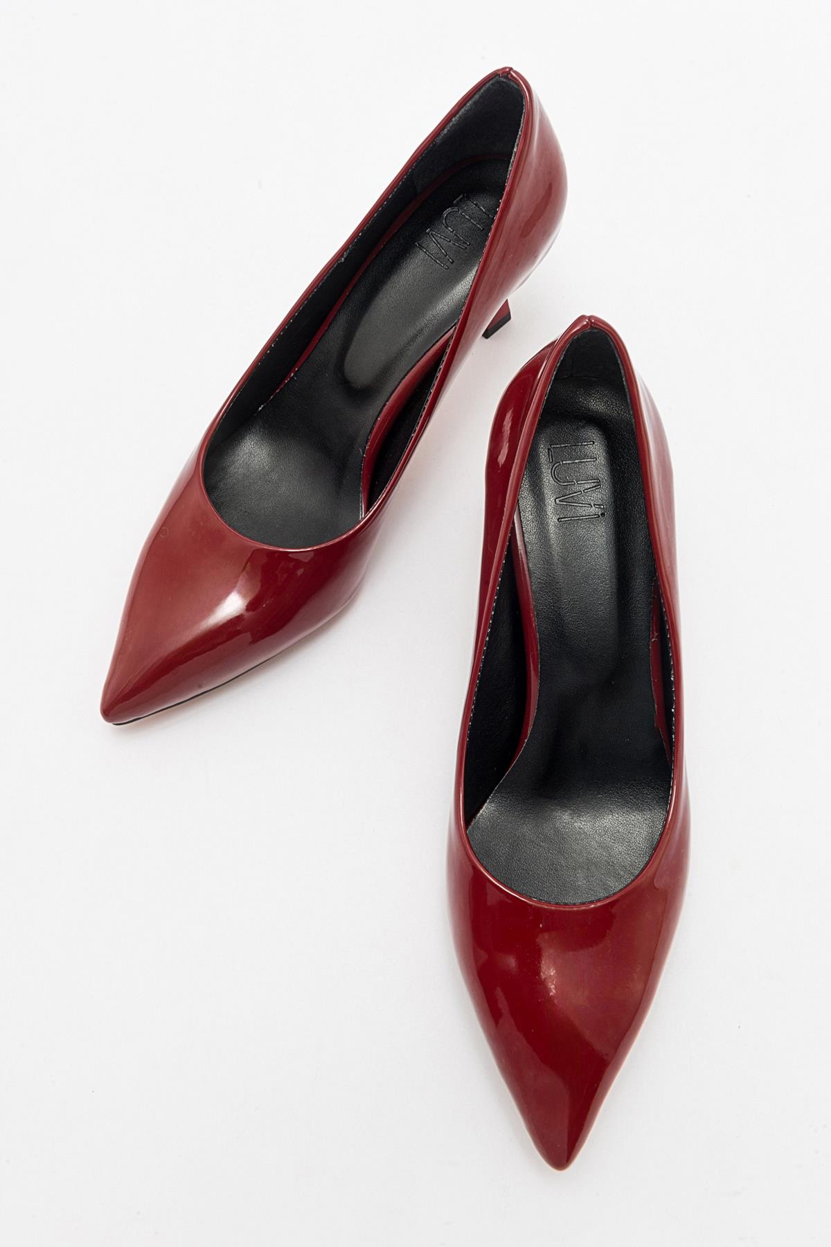 Pedra - Burgundy Patent Heeled Shoe – side view showing leather, Vowalisse